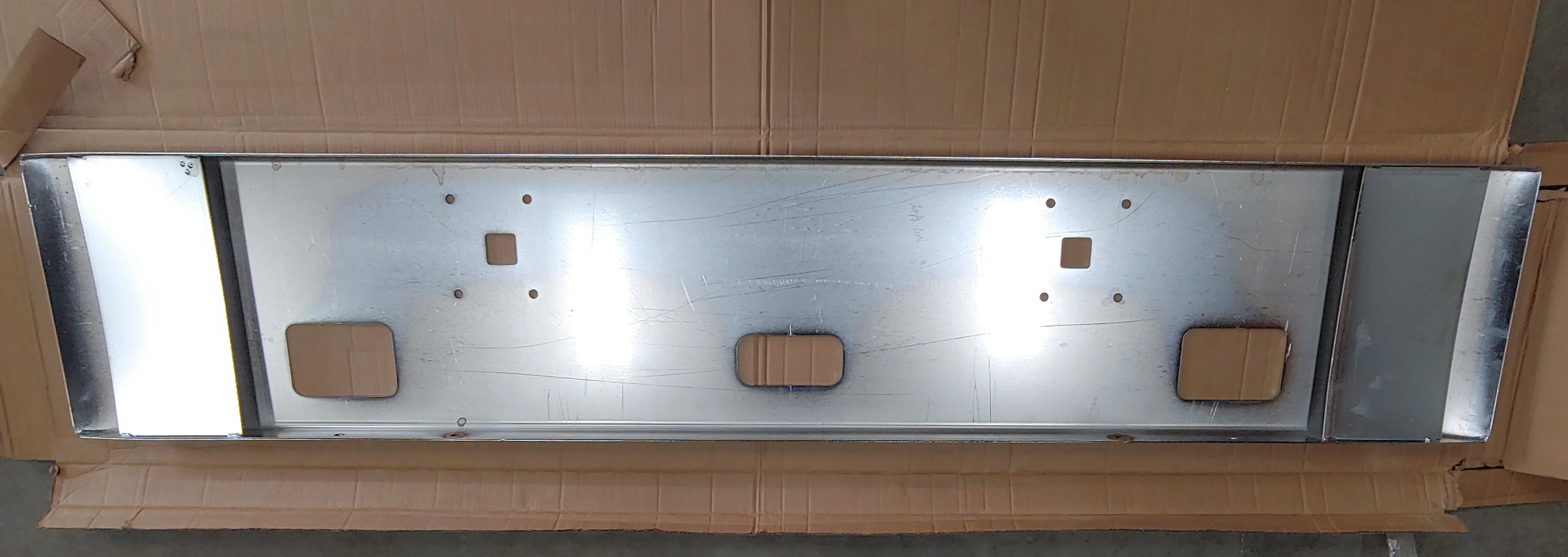International 9900 18" Steel Chrome Bumper with fog light holes, 3524850C2 - Image 5