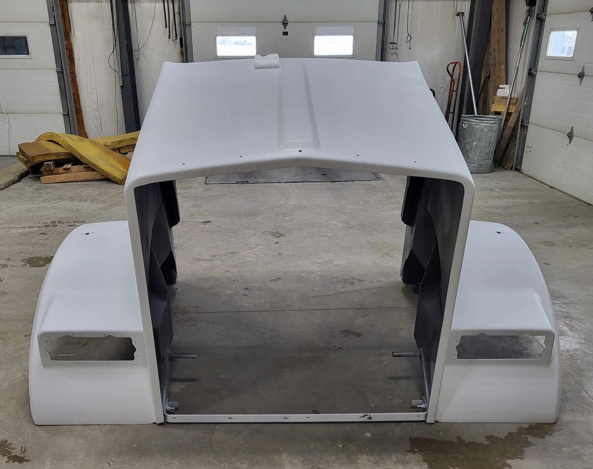 DuraBuilt Kenworth W900B Fiberglass Hood | 2007-Up | Curved Cowl | KWH-930 - Image 3
