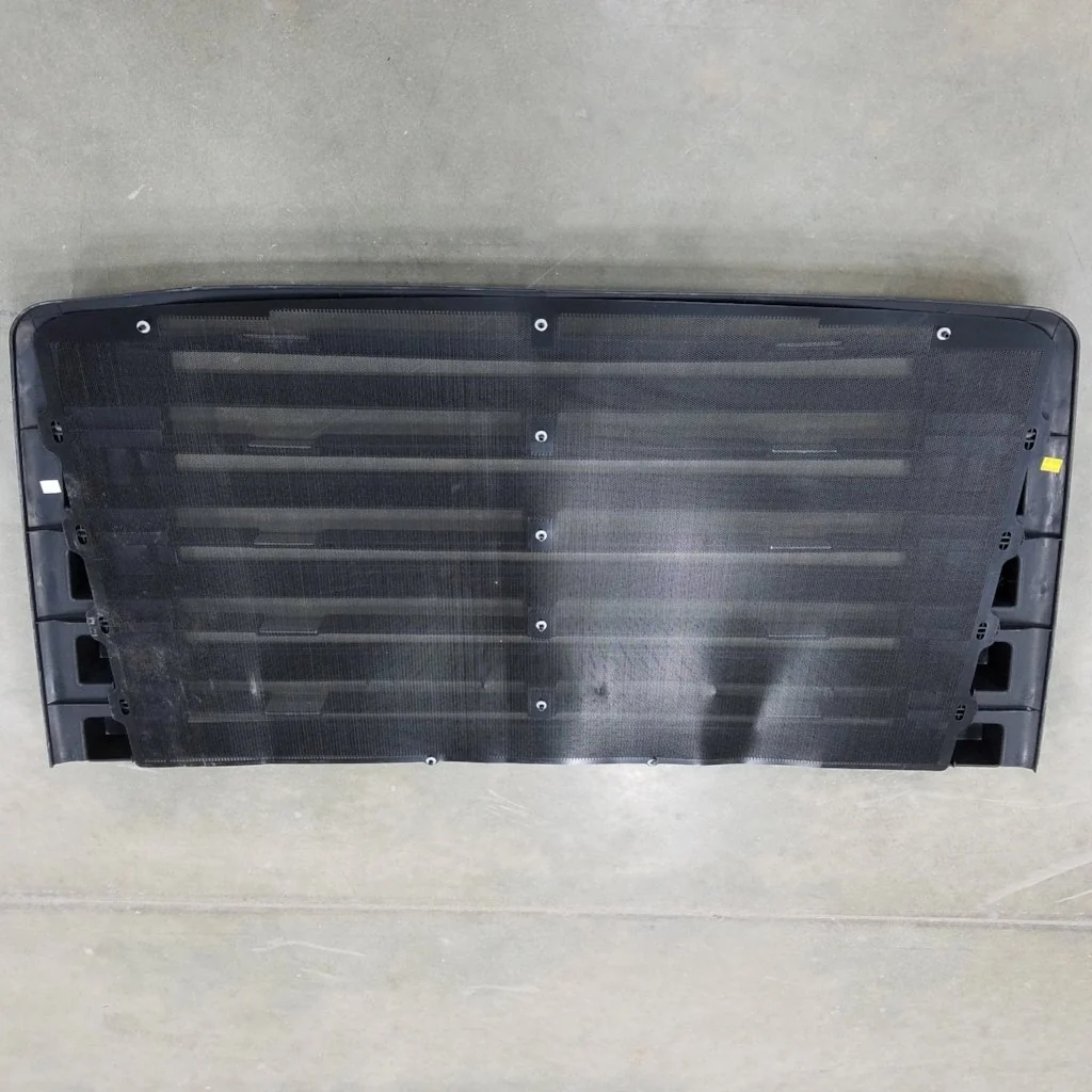 Freightliner 114SD OEM Take Off Grill 5 Louvers With Chrome - Image 3