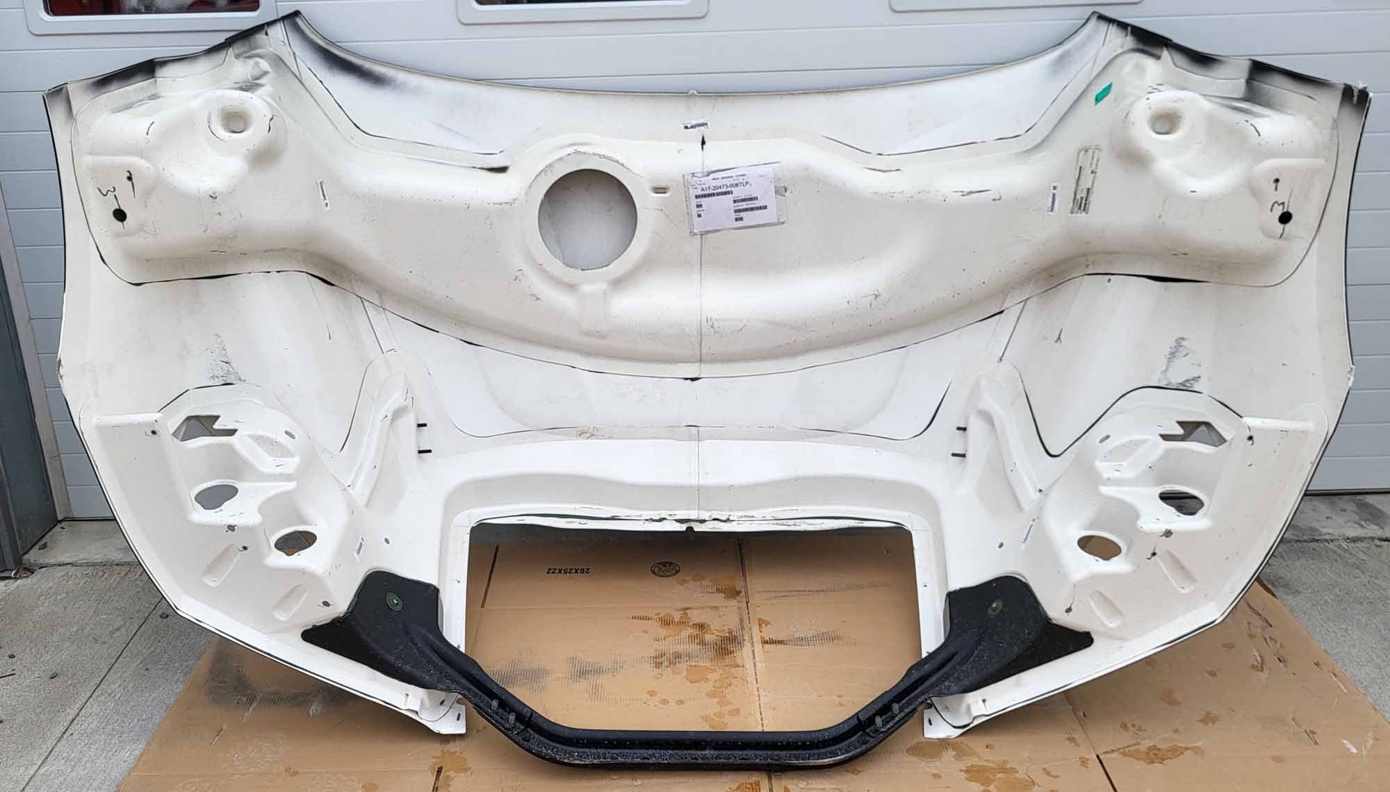 Freightliner Cascadia 116" Hood, OEM Take Off, U2383 - Image 10