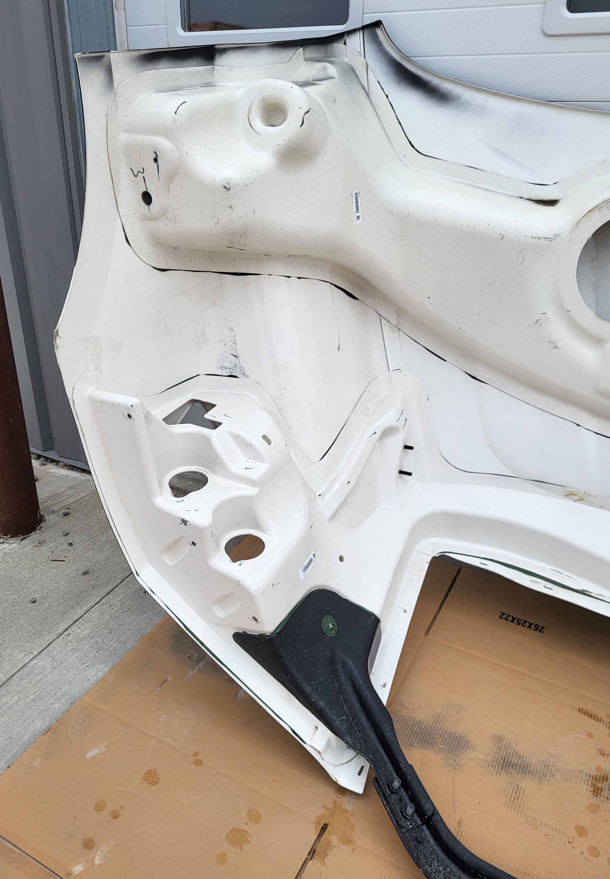 Freightliner Cascadia 116" Hood, OEM Take Off, U2383 - Image 11