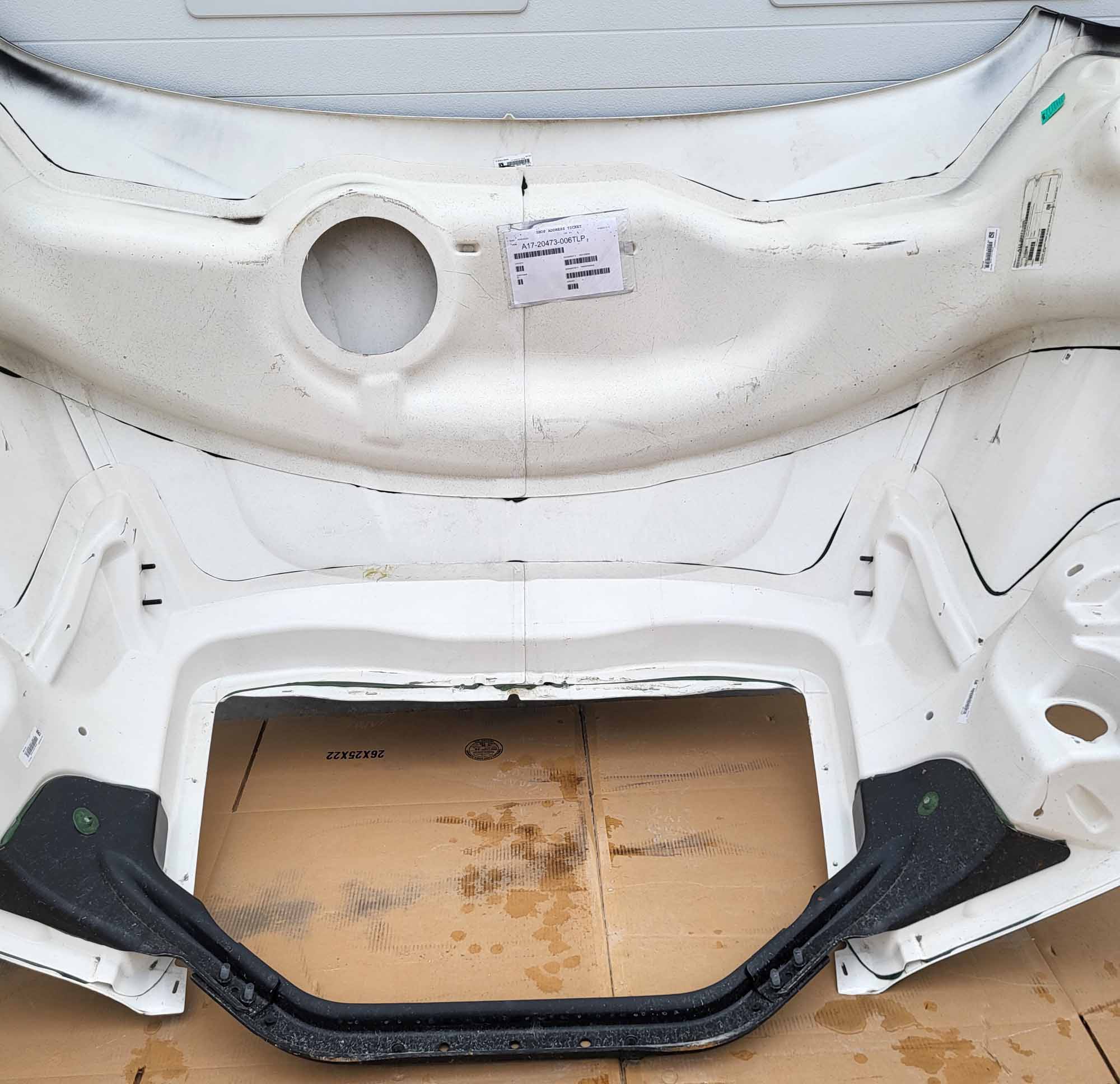 Freightliner Cascadia 116" Hood, OEM Take Off, U2383 - Image 12