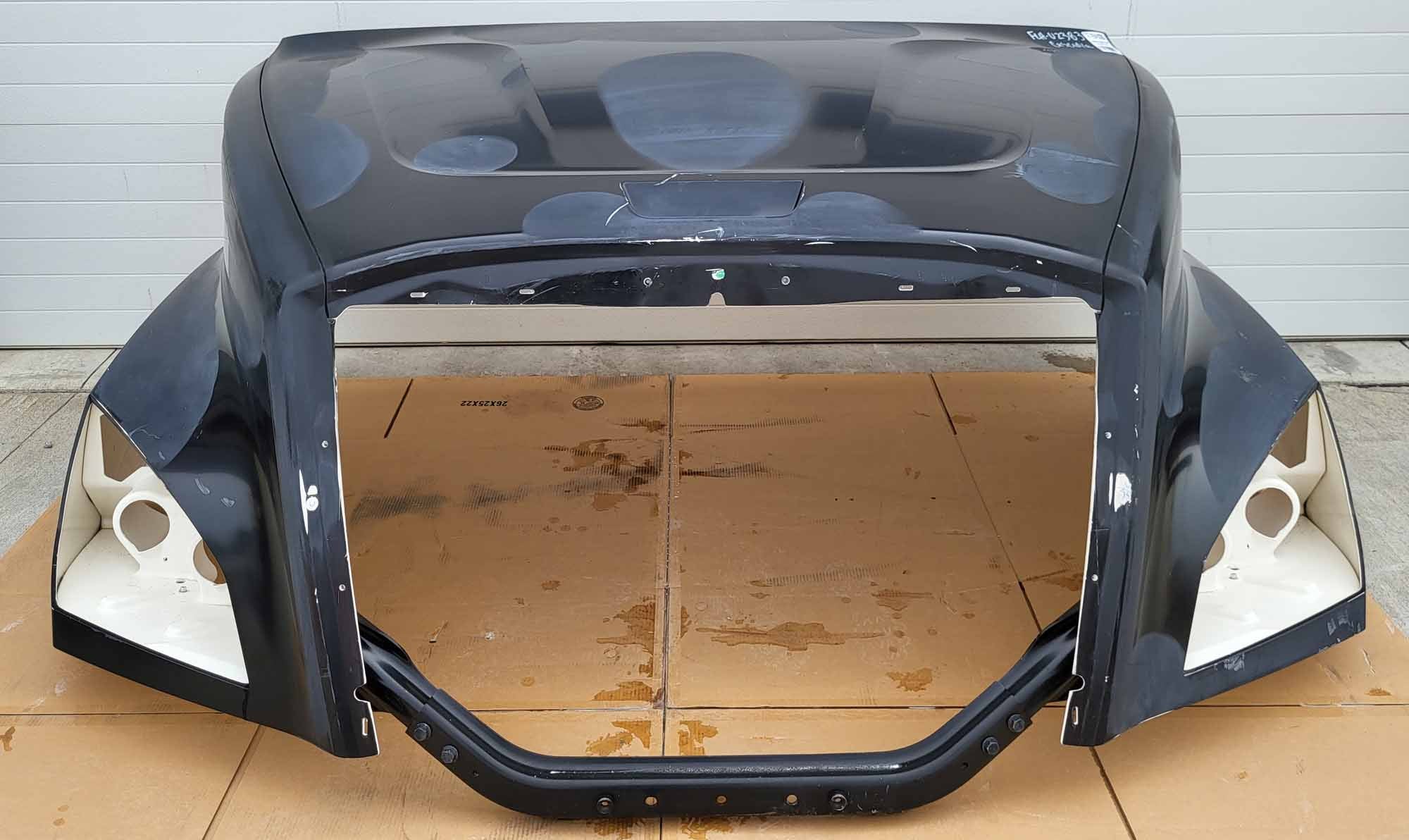 Freightliner Cascadia 116" Hood, OEM Take Off, U2383 - Image 5