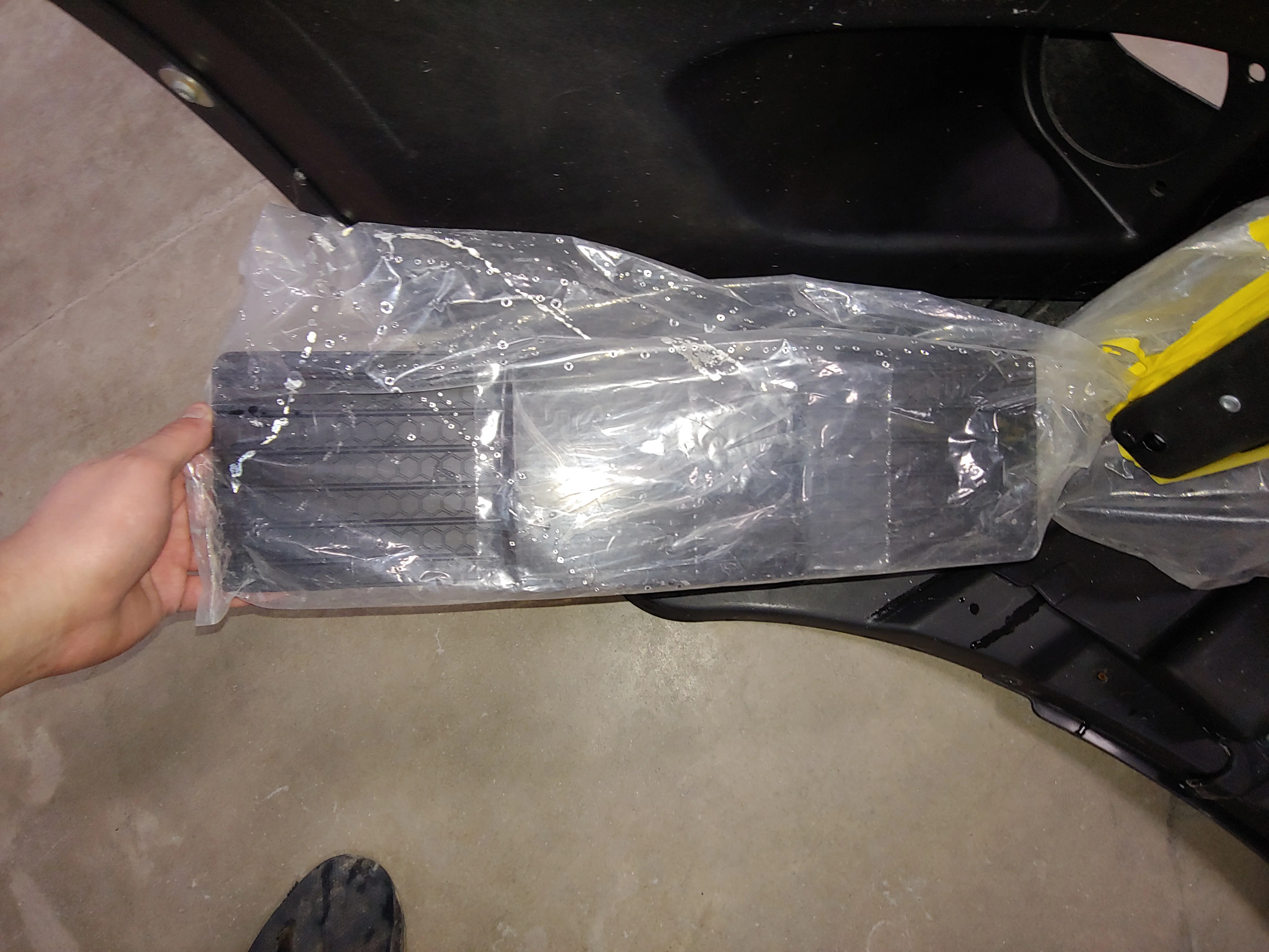 Freightliner Cascadia OEM Bumper Cosblem Take off w/ fogs - Image 9
