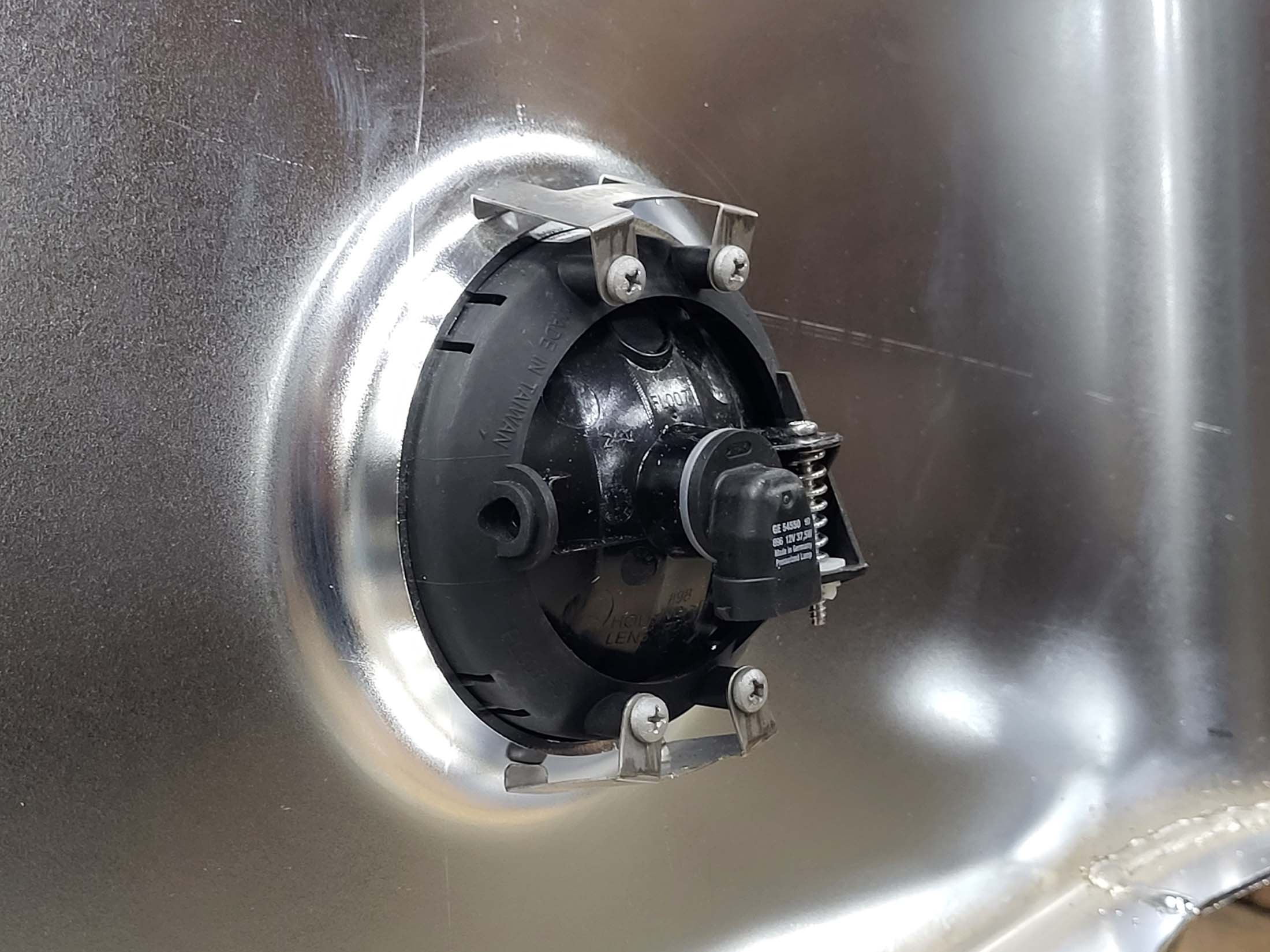 Freightliner Columbia Bumper Fog Light - Image 4