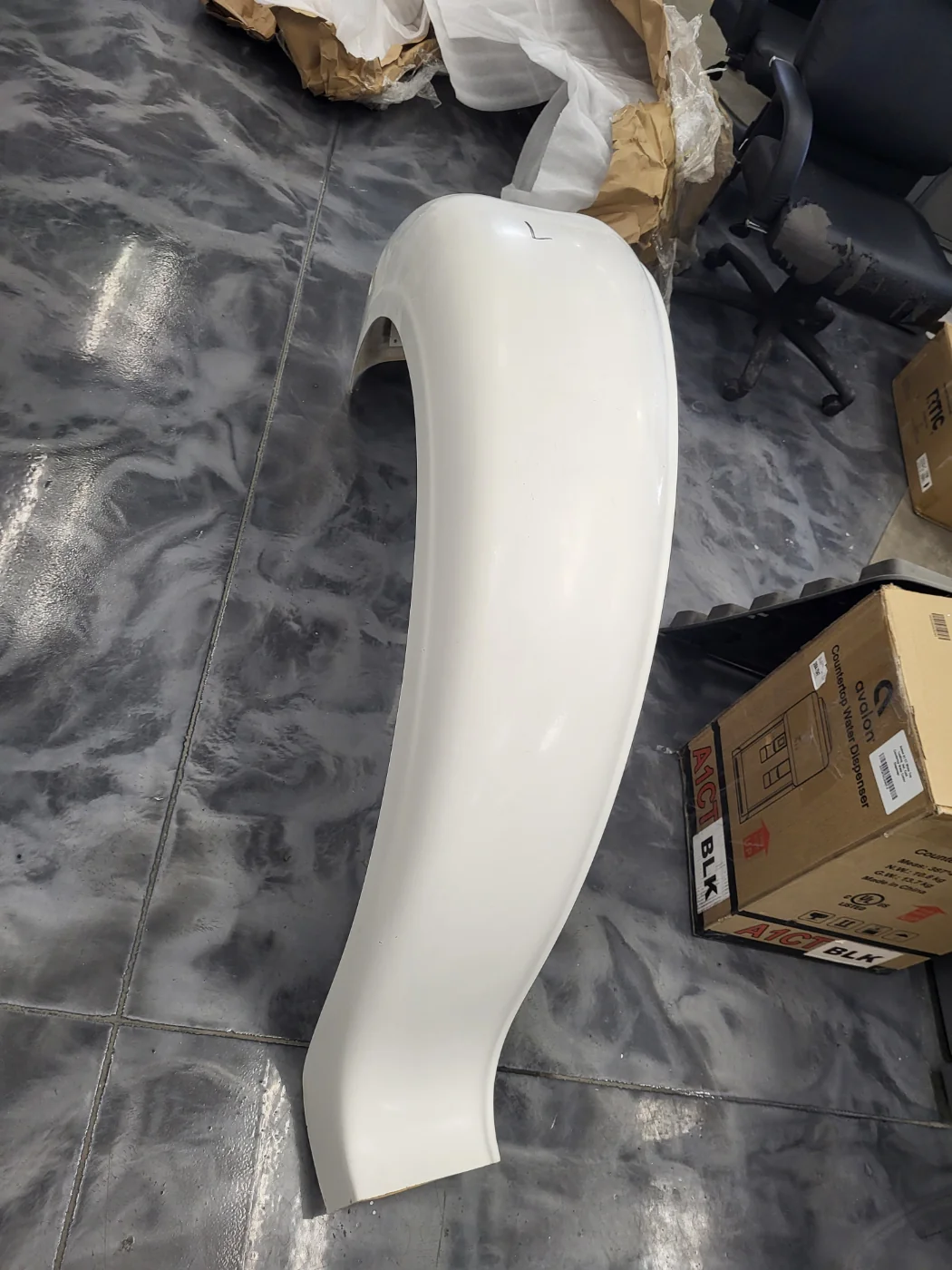 Freightliner Coronado SFA LH Fender FLM-620L - Image 9