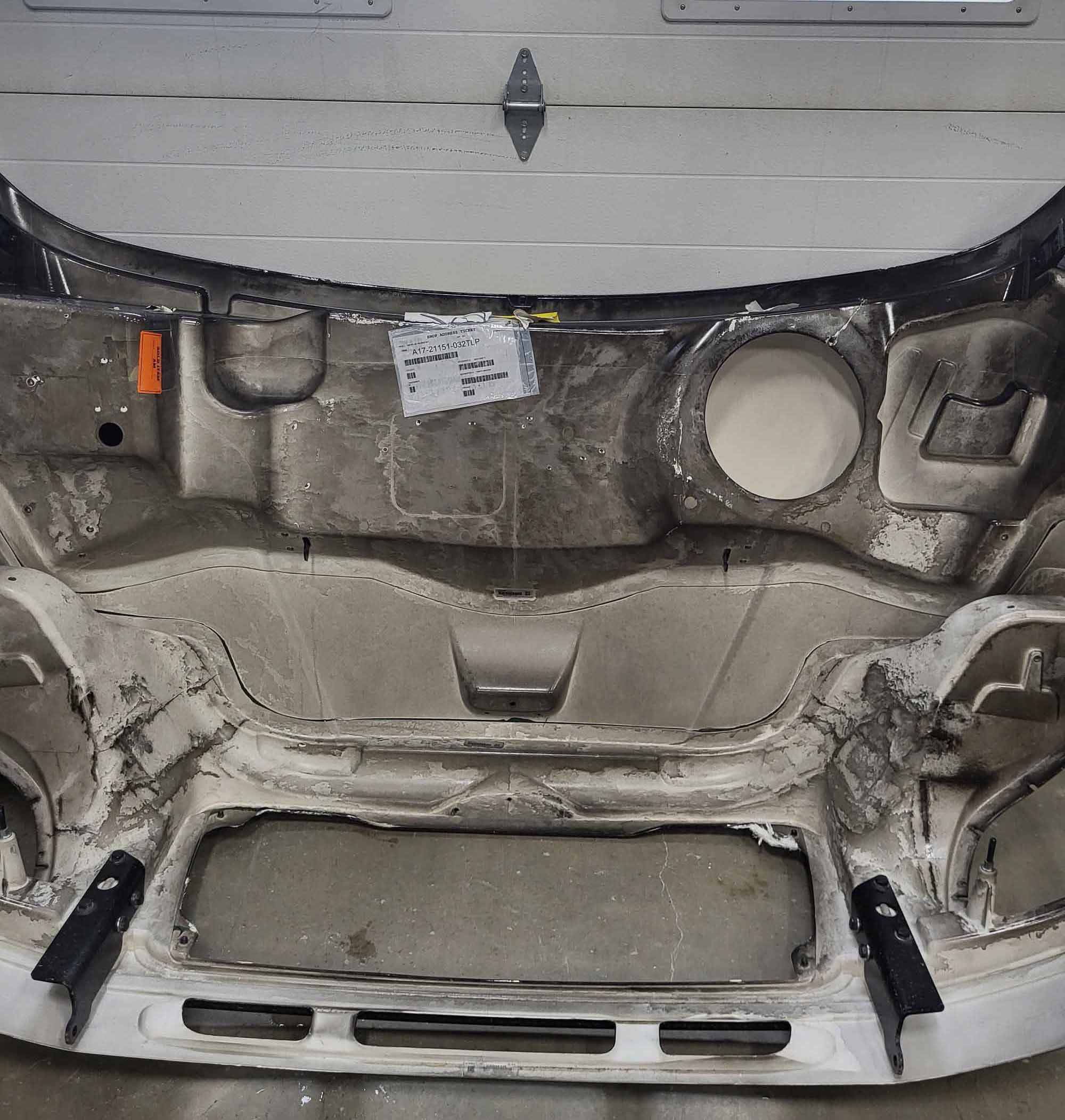 Freightliner M2 106 Hood W/Valance & Notches, OEM Take Off , FLH-U2395 - Image 10