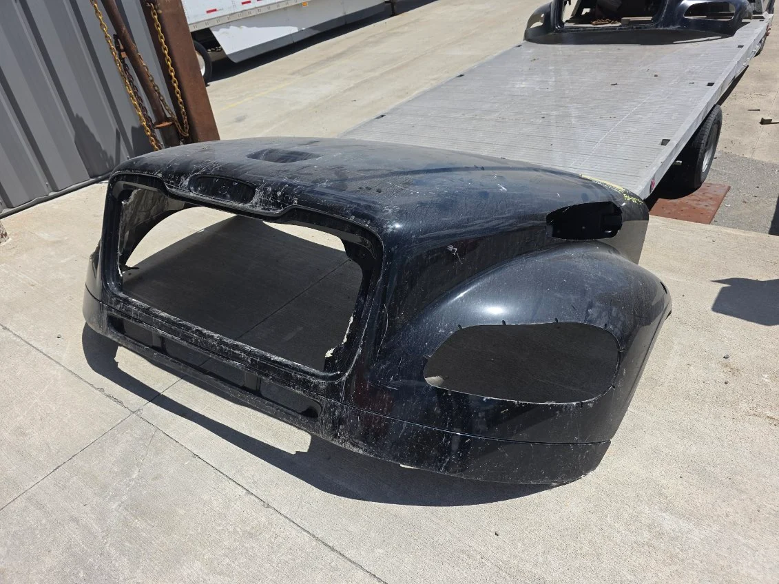 Freightliner M2 106 Hood W/Valance & Notches, OEM Take Off , FLH-U2395 - Image 19