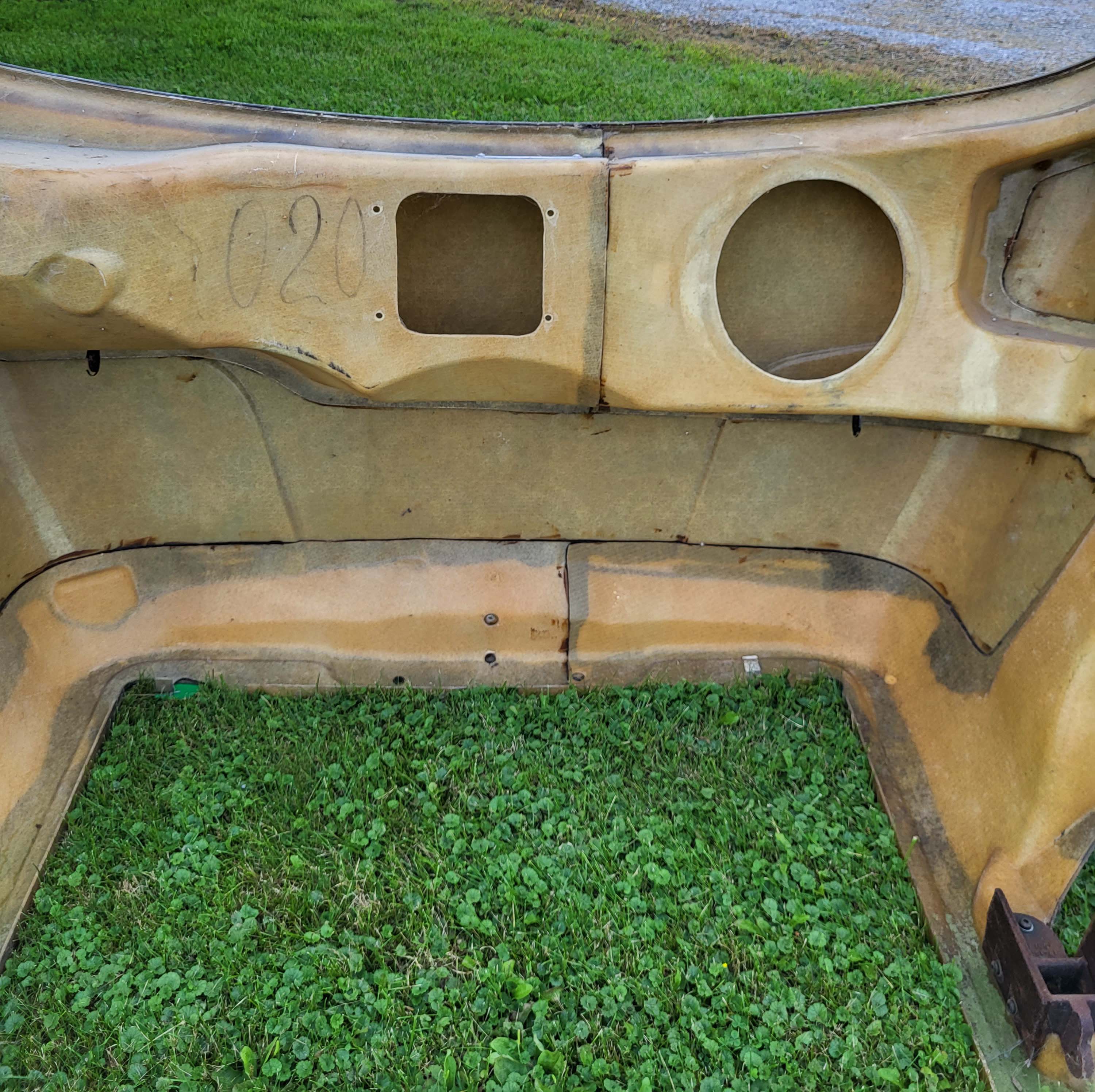 Freightliner M2 106V, Vocational Series Hood, Bugeye H/L,  OEM Take Off, U1307 - Image 10