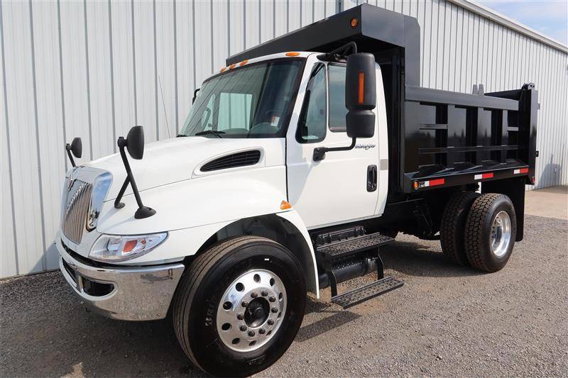 International 4300 Passenger Side Filler Panel - Image 5