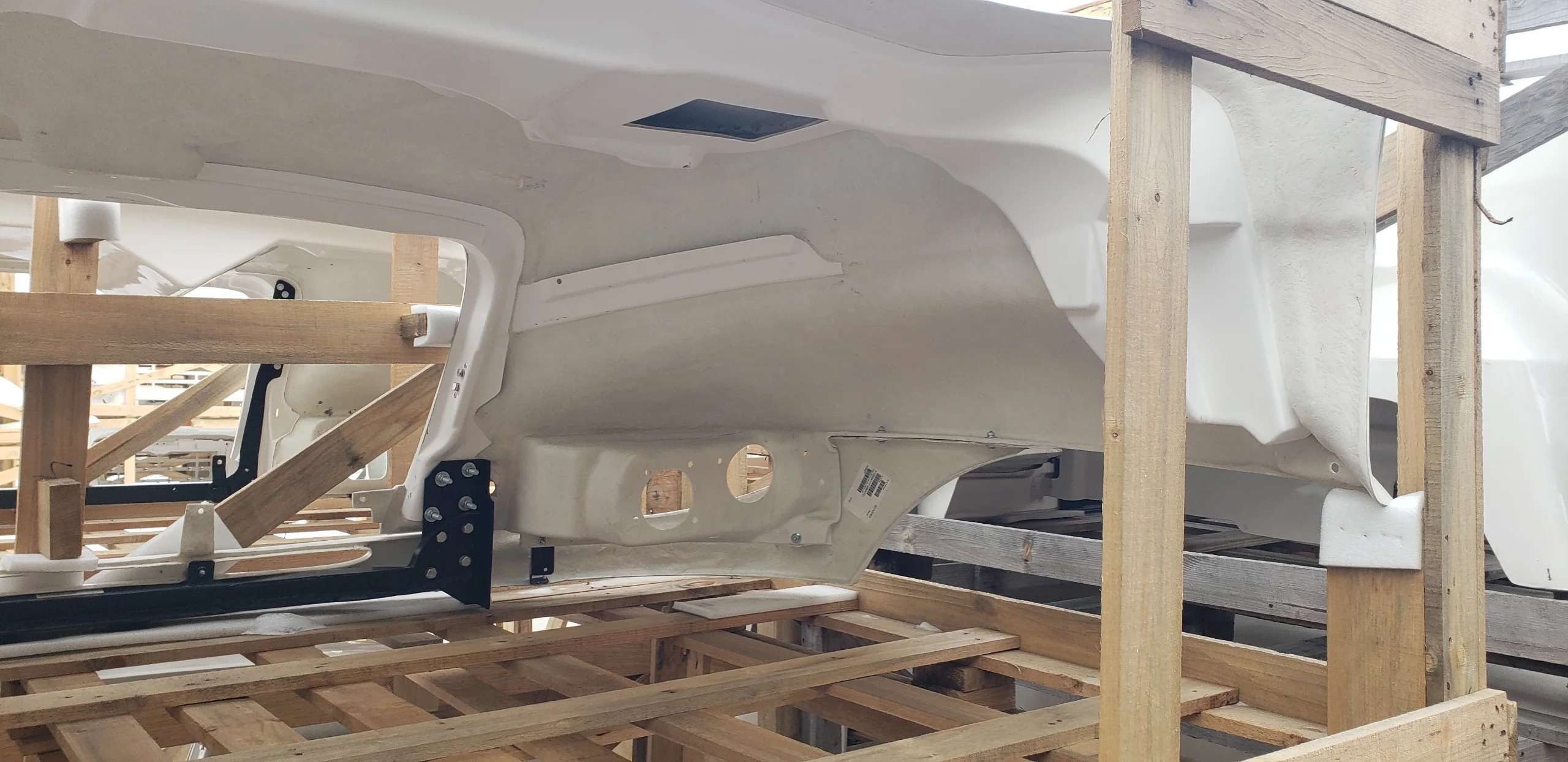 International 4400 Hood 2010 & Newer - Image 6