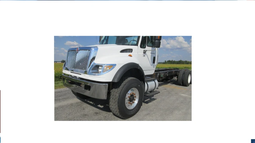 International 7300, 7400, 7500, 7600, 7700 Standard Wrap Steel Chrome Bumper - Image 3