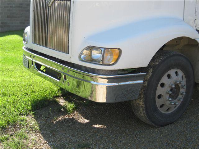 International 9200 / 9400 Bumper Steel Chrome (1997 & Newer) 730C - Image 4