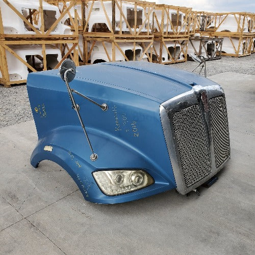 Kenworth T-660 *Cosmetic Blemish OEM Hood #2122, L29-1248 - Image 3