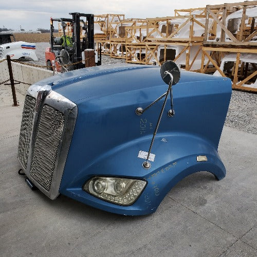 Kenworth T-660 *Cosmetic Blemish OEM Hood #2122, L29-1248 - Image 4