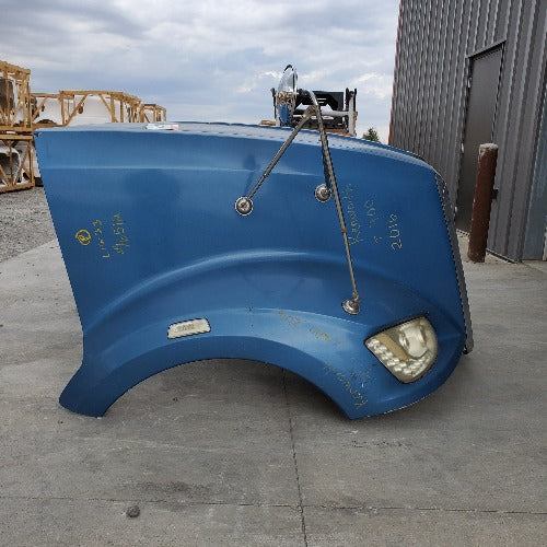 Kenworth T-660 *Cosmetic Blemish OEM Hood #2122, L29-1248 - Image 6