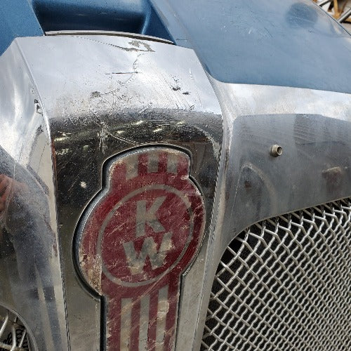 Kenworth T-660 *Cosmetic Blemish OEM Hood #2122, L29-1248 - Image 8