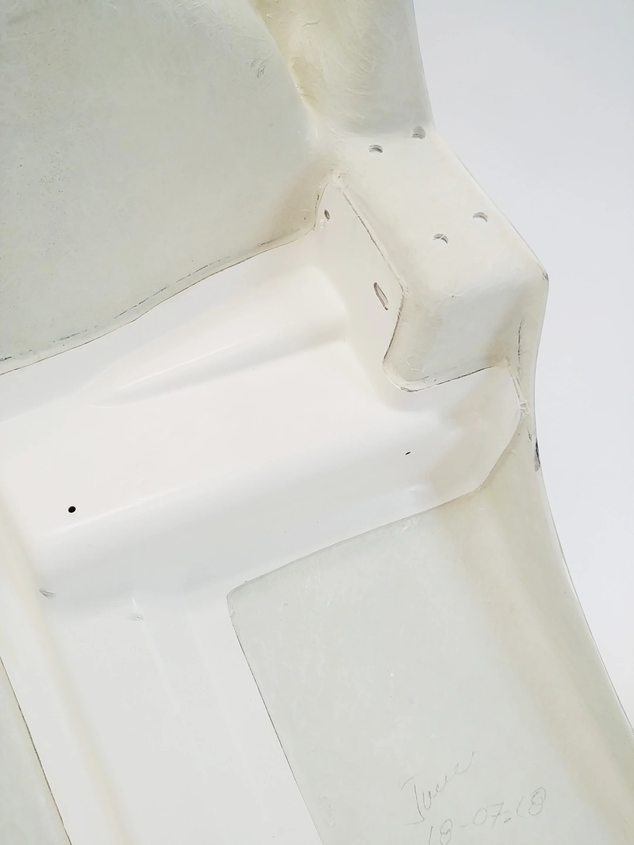 Durabuilt Fiberglass RH Fender Extension, Fits Kenworth T800-B  for Split Fender Hood 2007 & Newer - Image 5