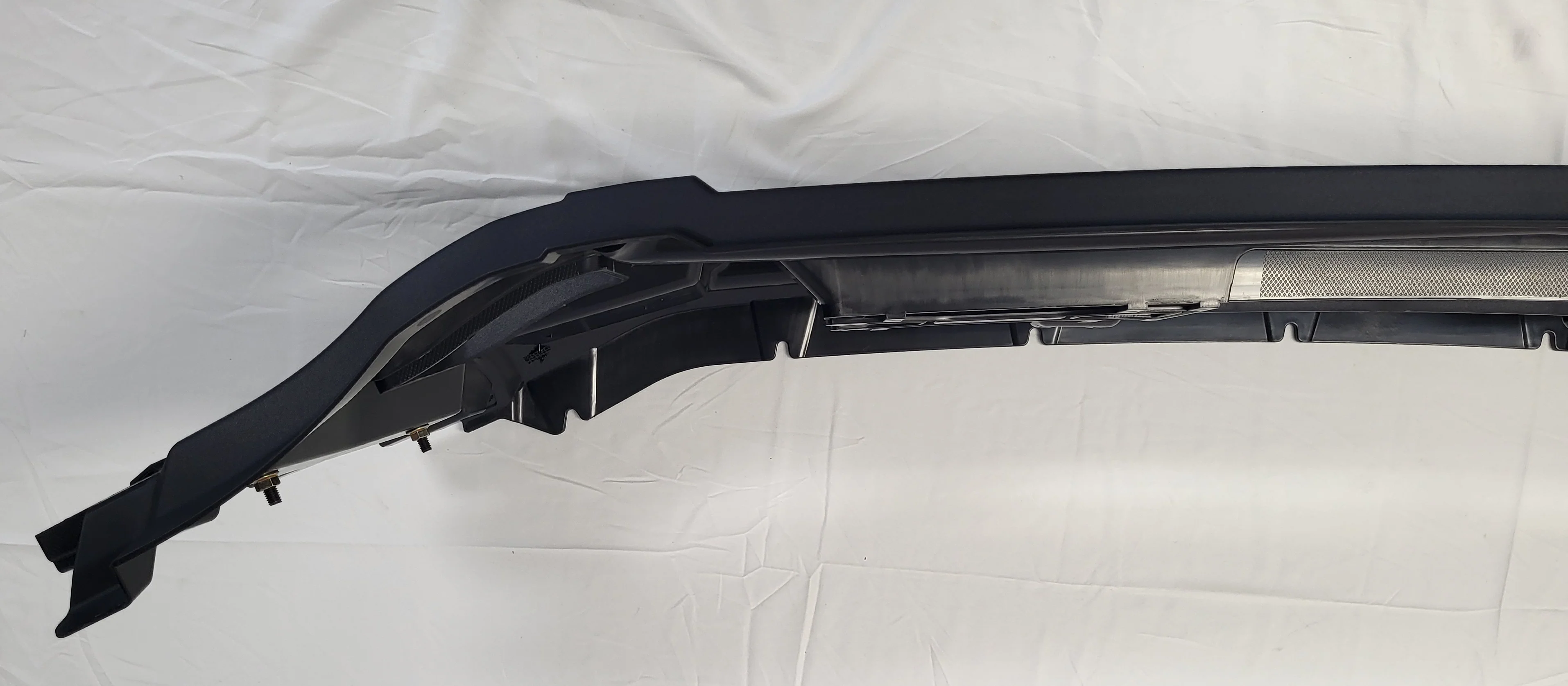 Volvo VNL Gen 3 Black Center Bumper Cover, 82750060 - Image 7