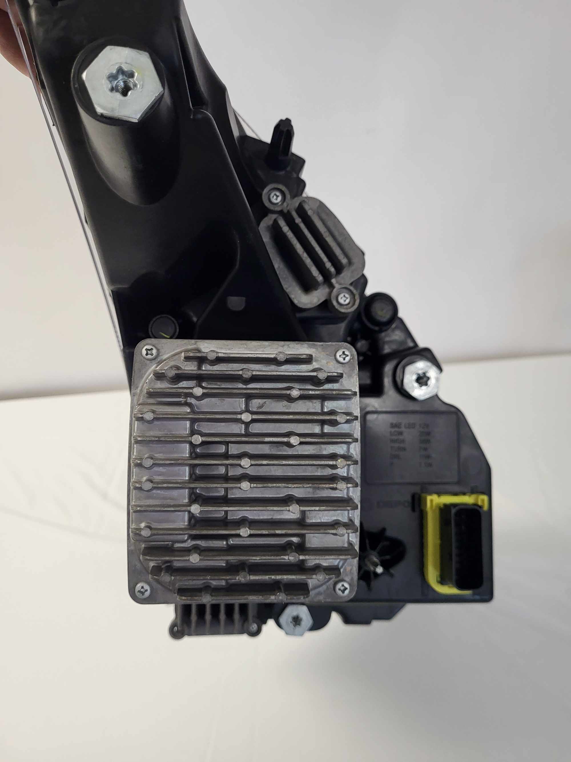 Volvo VNL Gen 3 Full LED w/DRL LH Headlight w/ included module, 2018-UP - Image 5