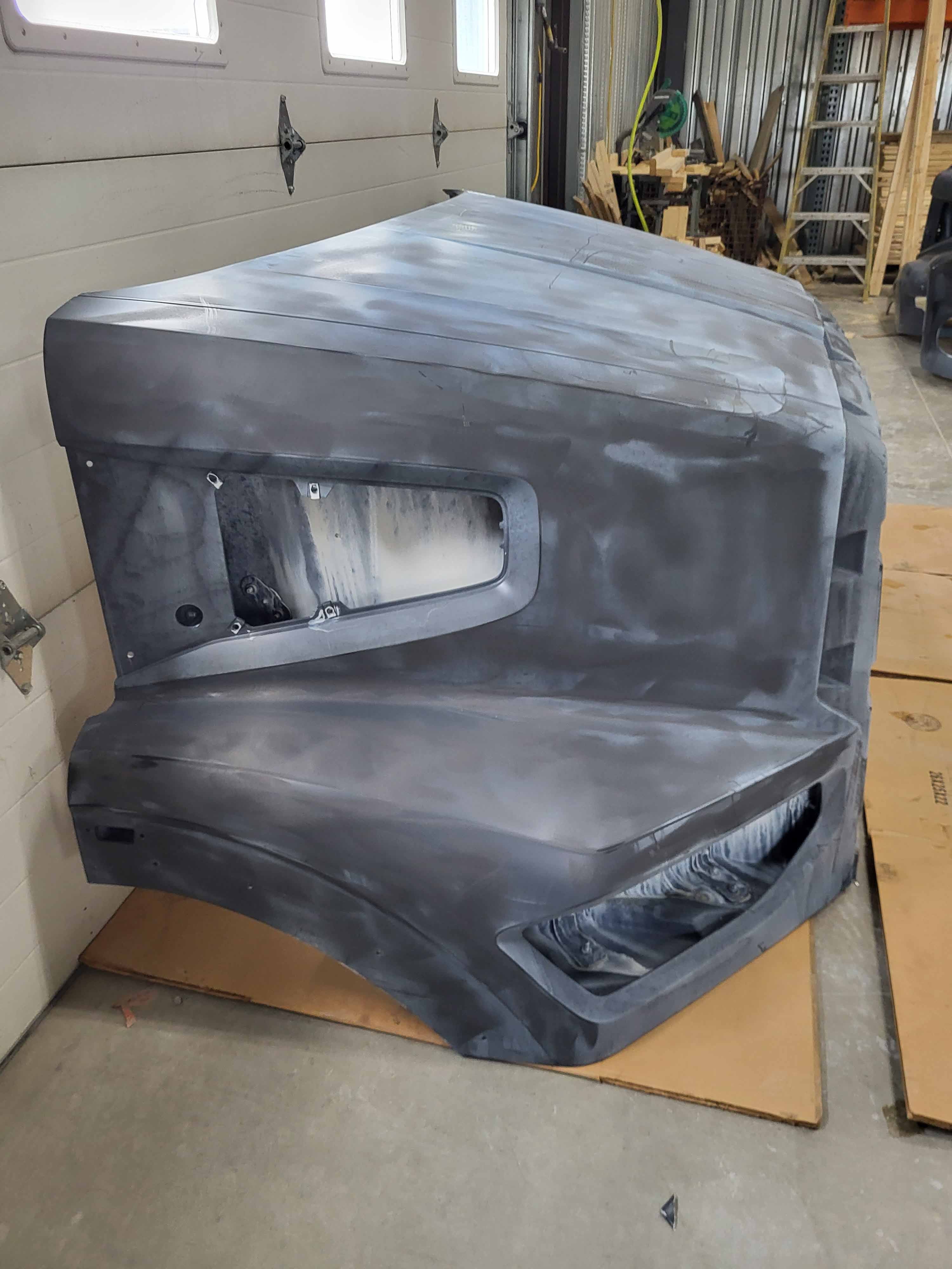 Western Star 47X SBA Hood, Fend. Ext., OEM Take Off , U2310 - Image 7