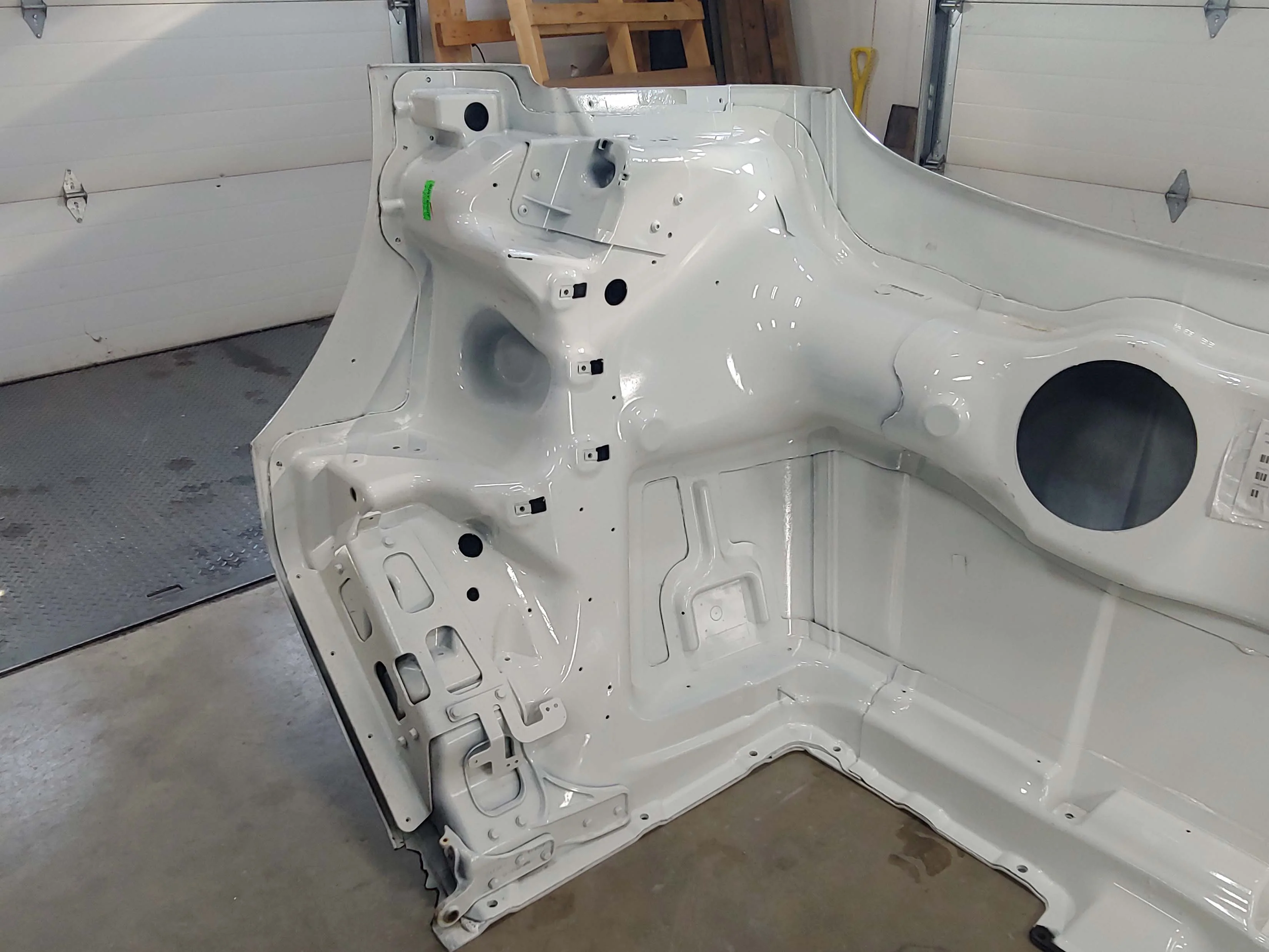 Western Star 47X SBA Hood, Fend Ext, OEM Take Off, U2407, A17-21724-008 - Image 10
