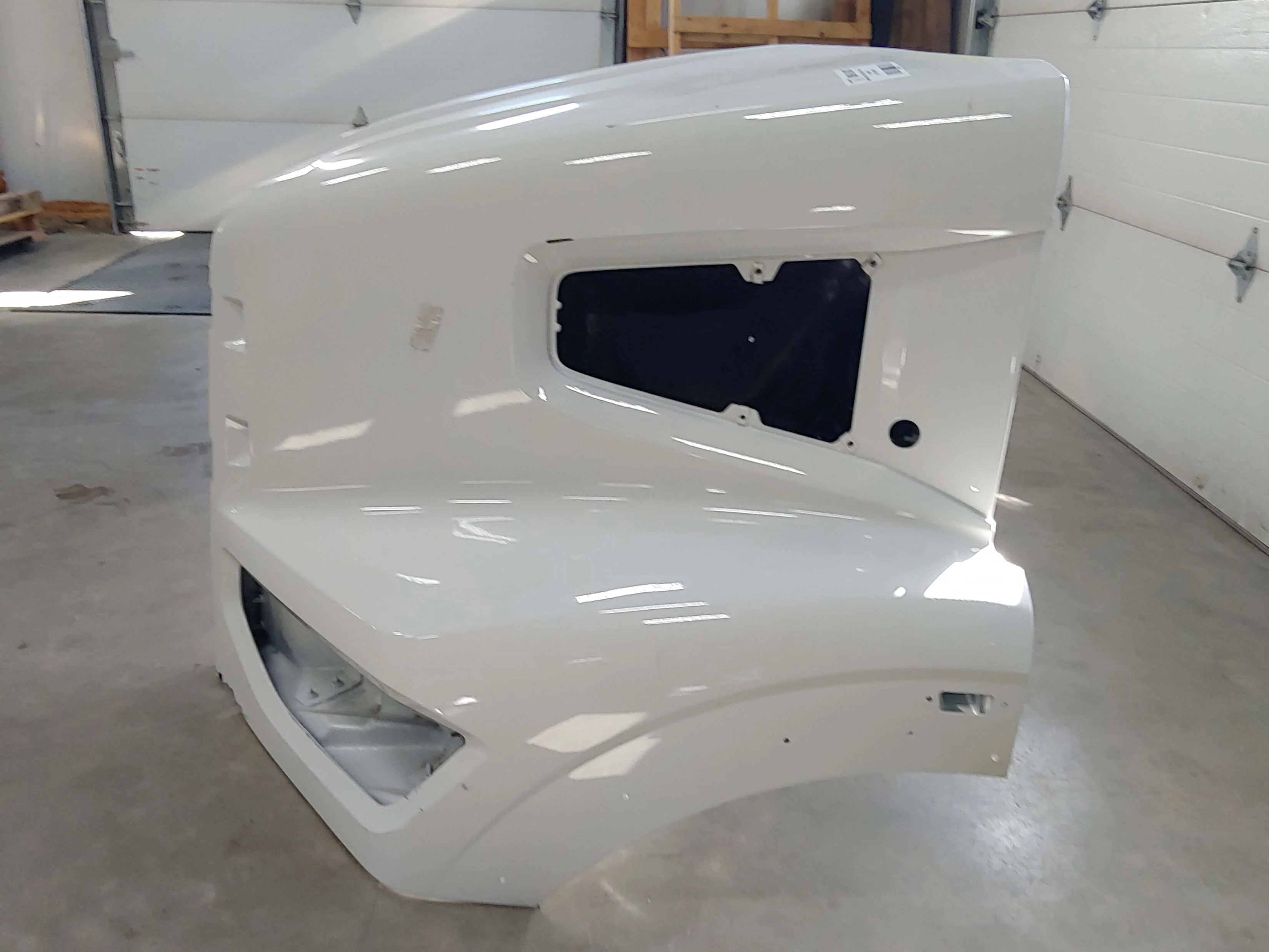 Western Star 47X SBA Hood, Fend Ext, OEM Take Off, U2407, A17-21724-008 - Image 3