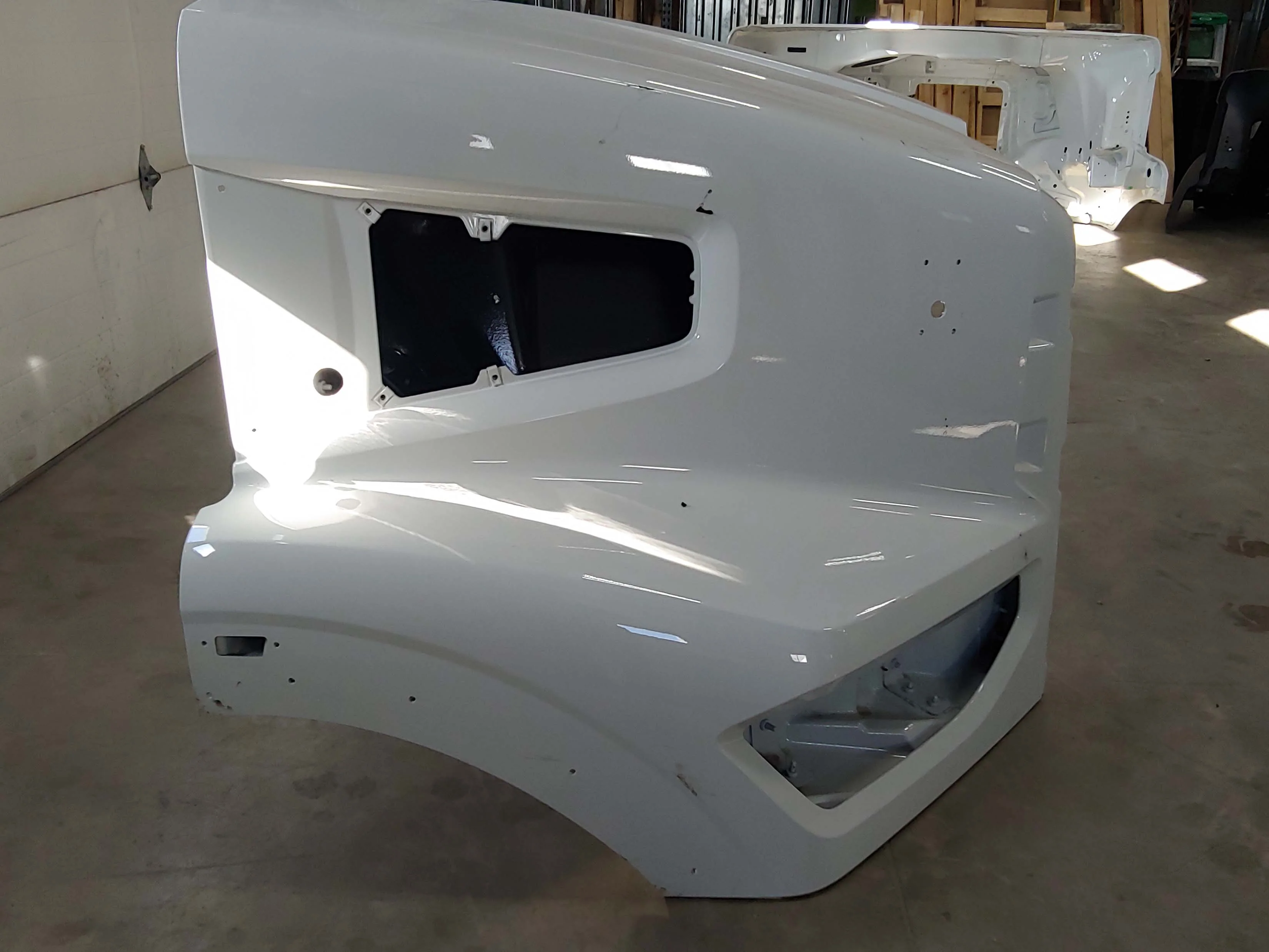 Western Star 47X SBA Hood, Fend Ext, OEM Take Off, U2407, A17-21724-008 - Image 7