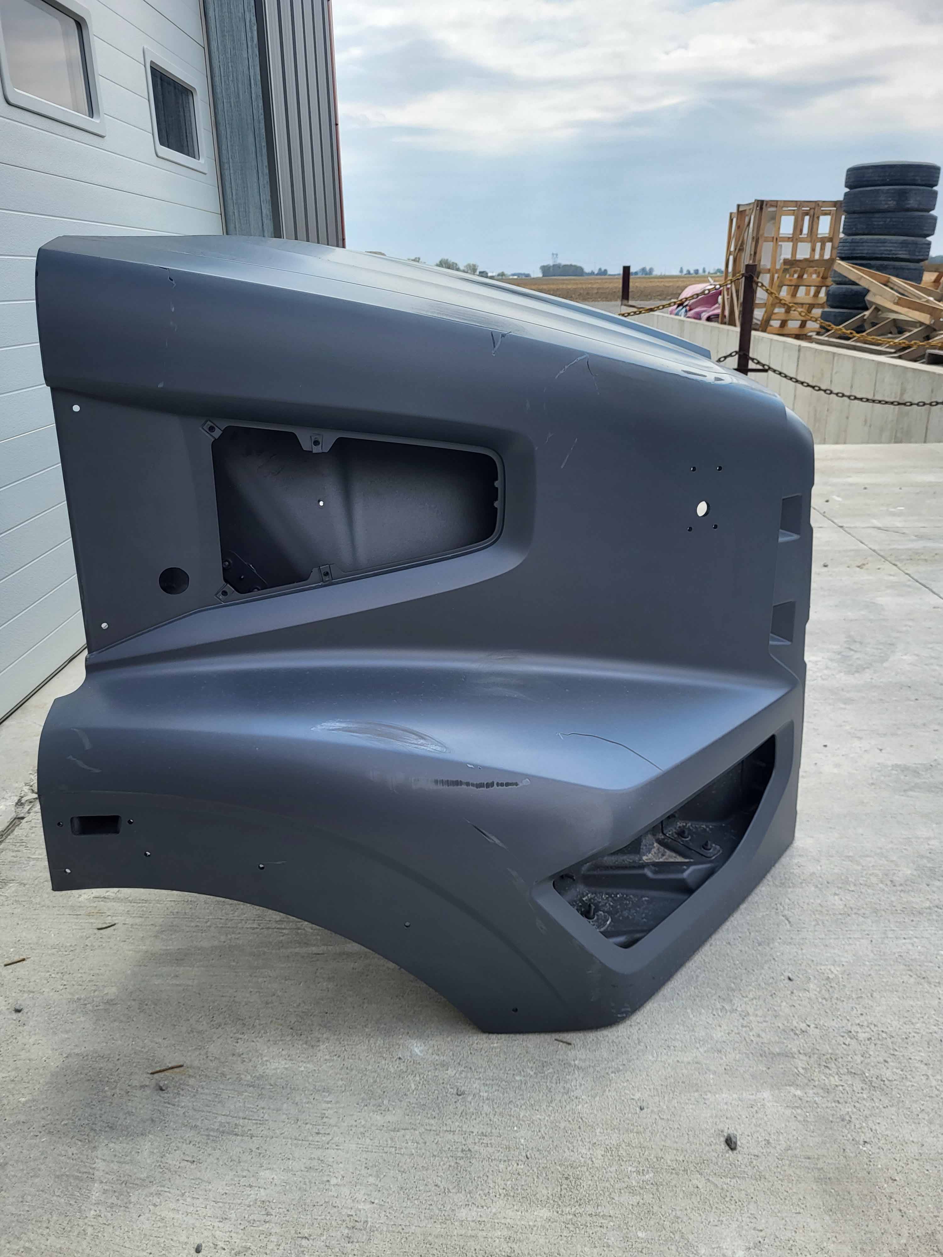 Western Star 47X SBA Hood, OEM Take-Off, U2302, A17-21724-010 - Image 6