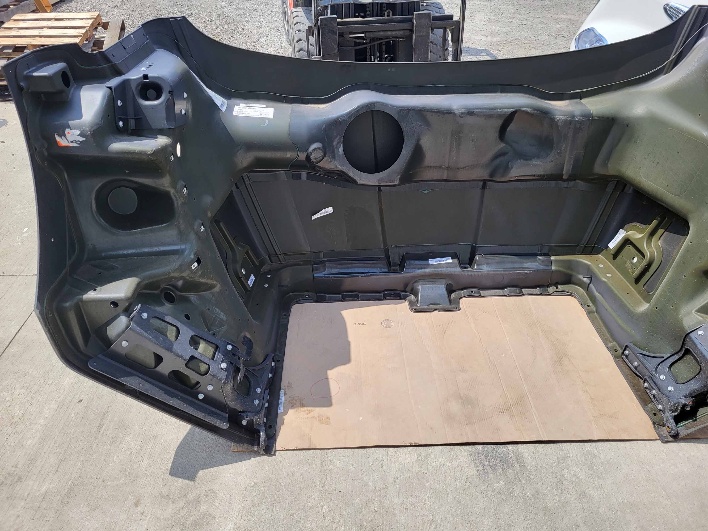 Western Star 47X SBA Hood, OEM Take-Off, U2302, A17-21724-010 - Image 7