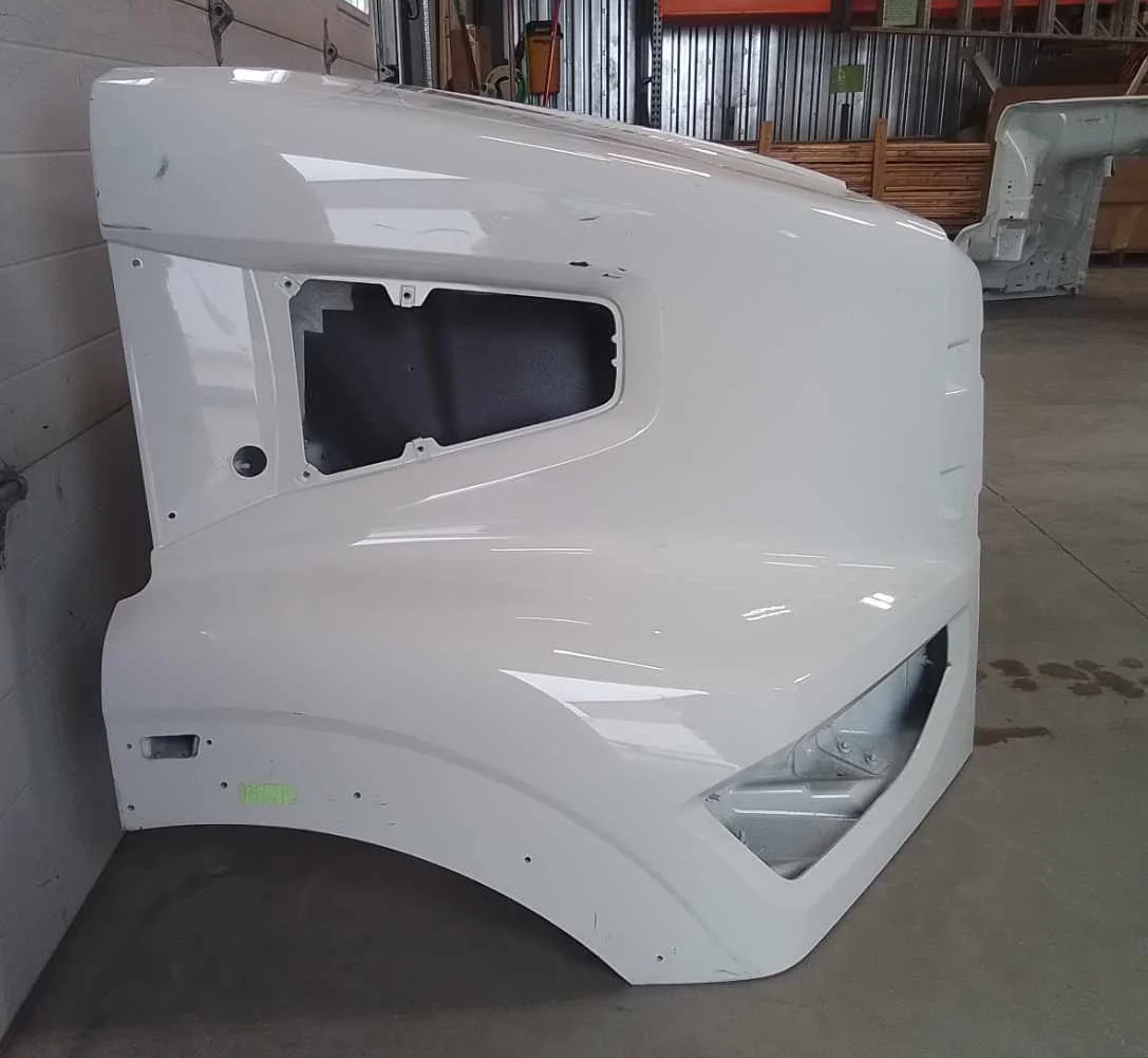 Western Star 47X SBA Hood, Pre-Clean, Fend Ext, OEM Take Off, U2522, A17-21724-024 - Image 10