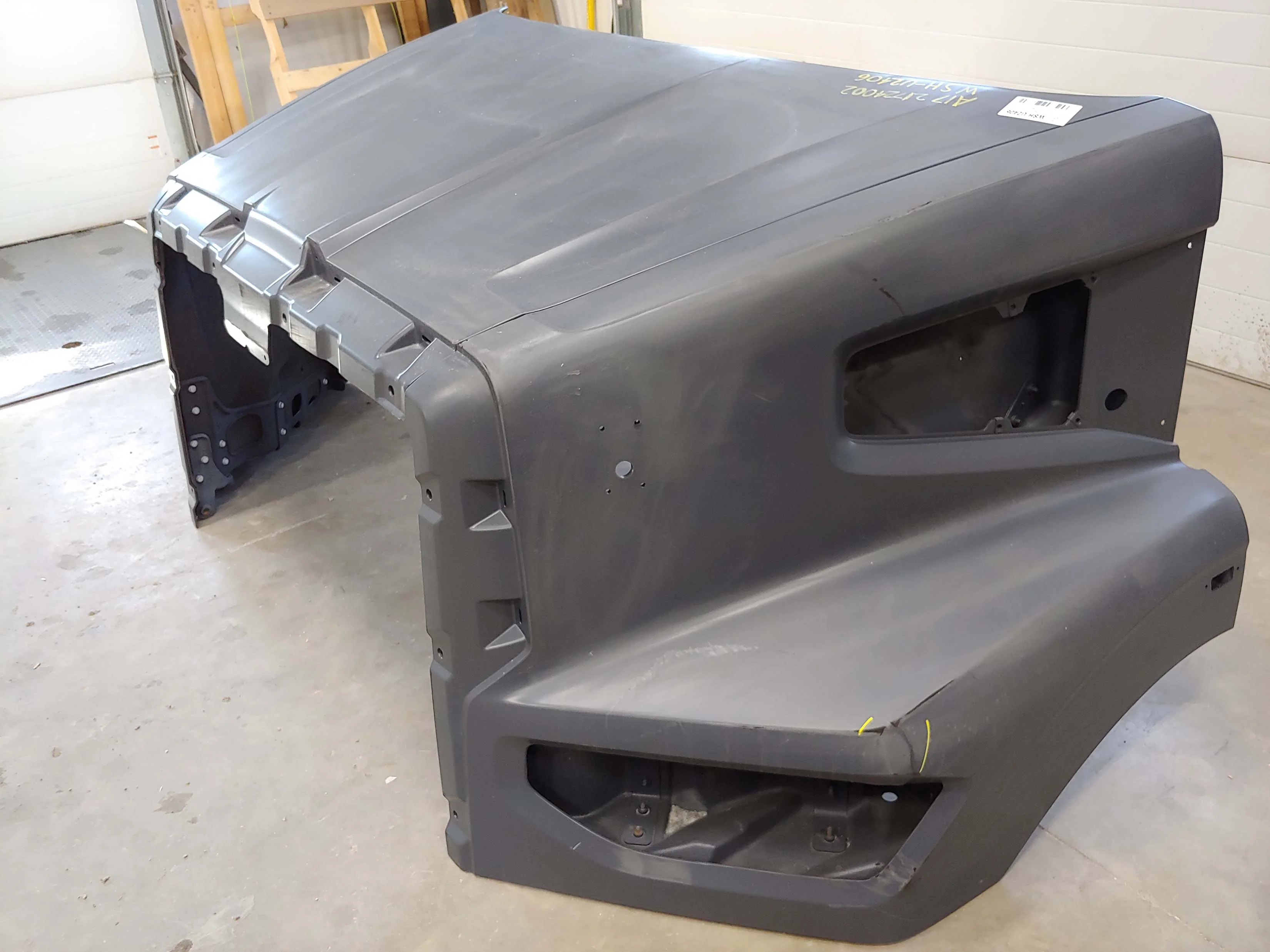 Western Star 47X SBA Hood, R/L Mirror, OEM Take Off, U2406, A17-21724-002 - Image 4