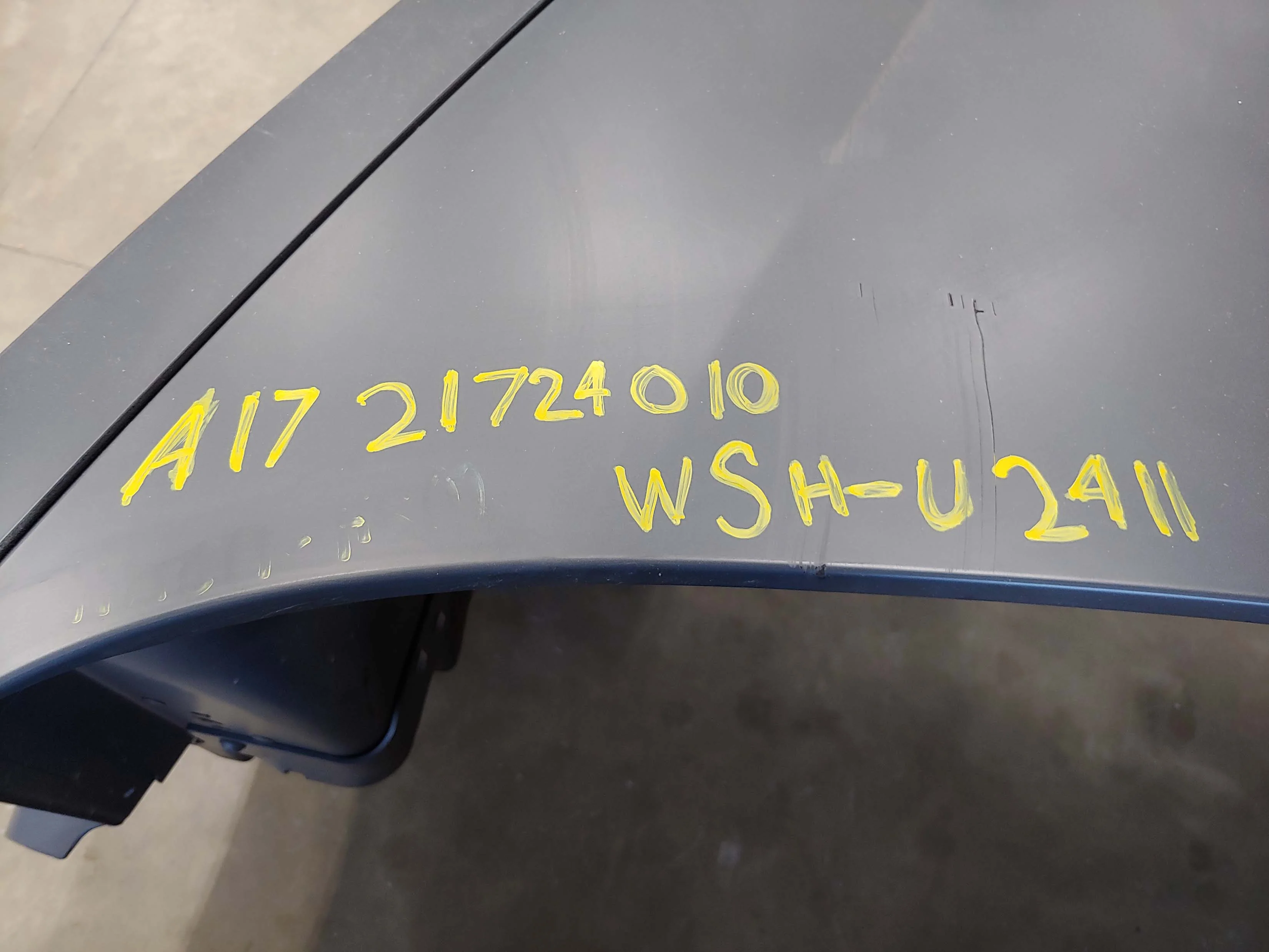 Western Star 47X SBA Hood, R/L Mirror, OEM Take Off, U2411, A17-21724-010 - Image 2