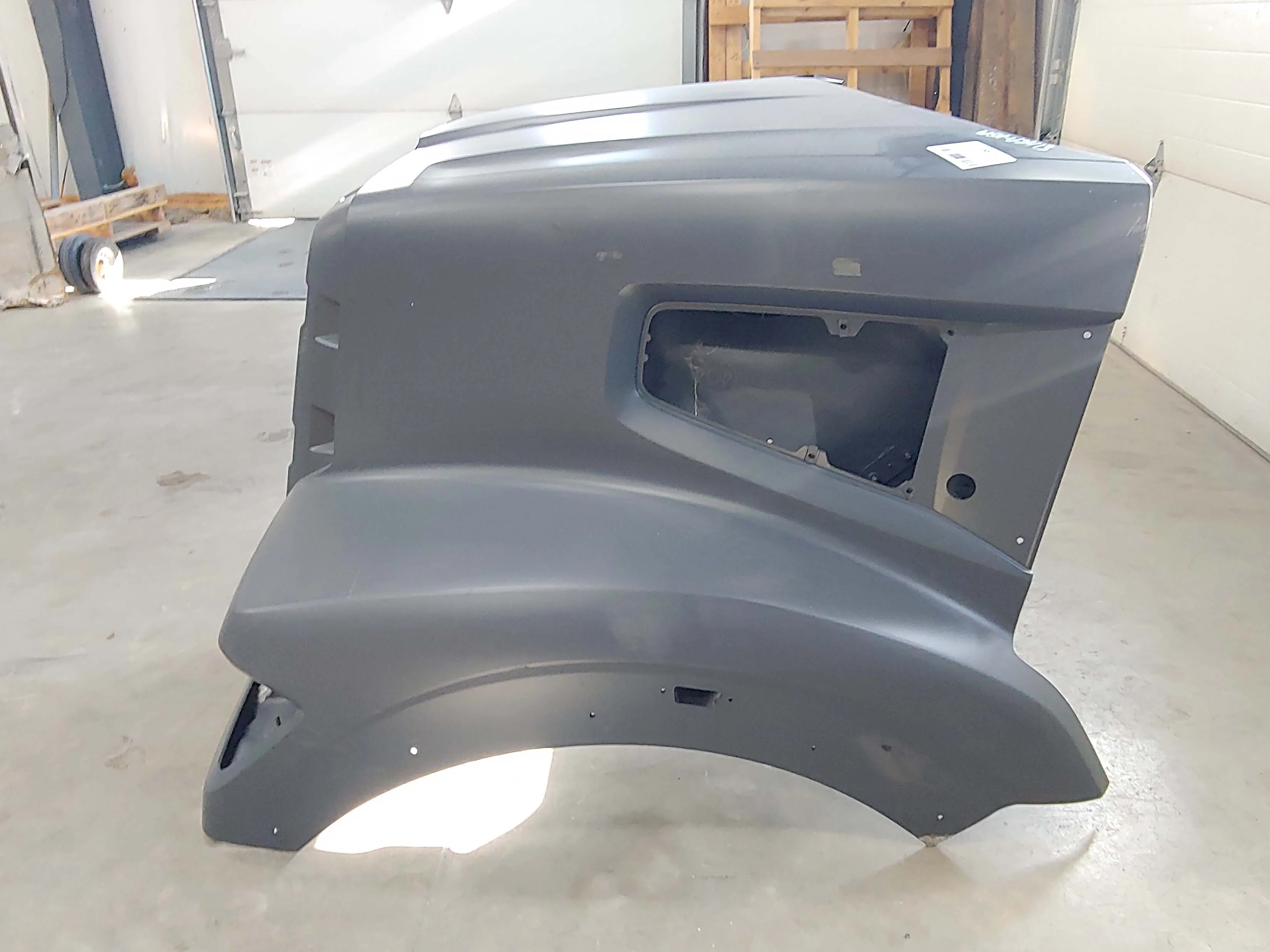Western Star 47X SFA Hood Precleaner, Fend Ext  OEM Take-Off, U2413, A17-21722-024 - Image 3