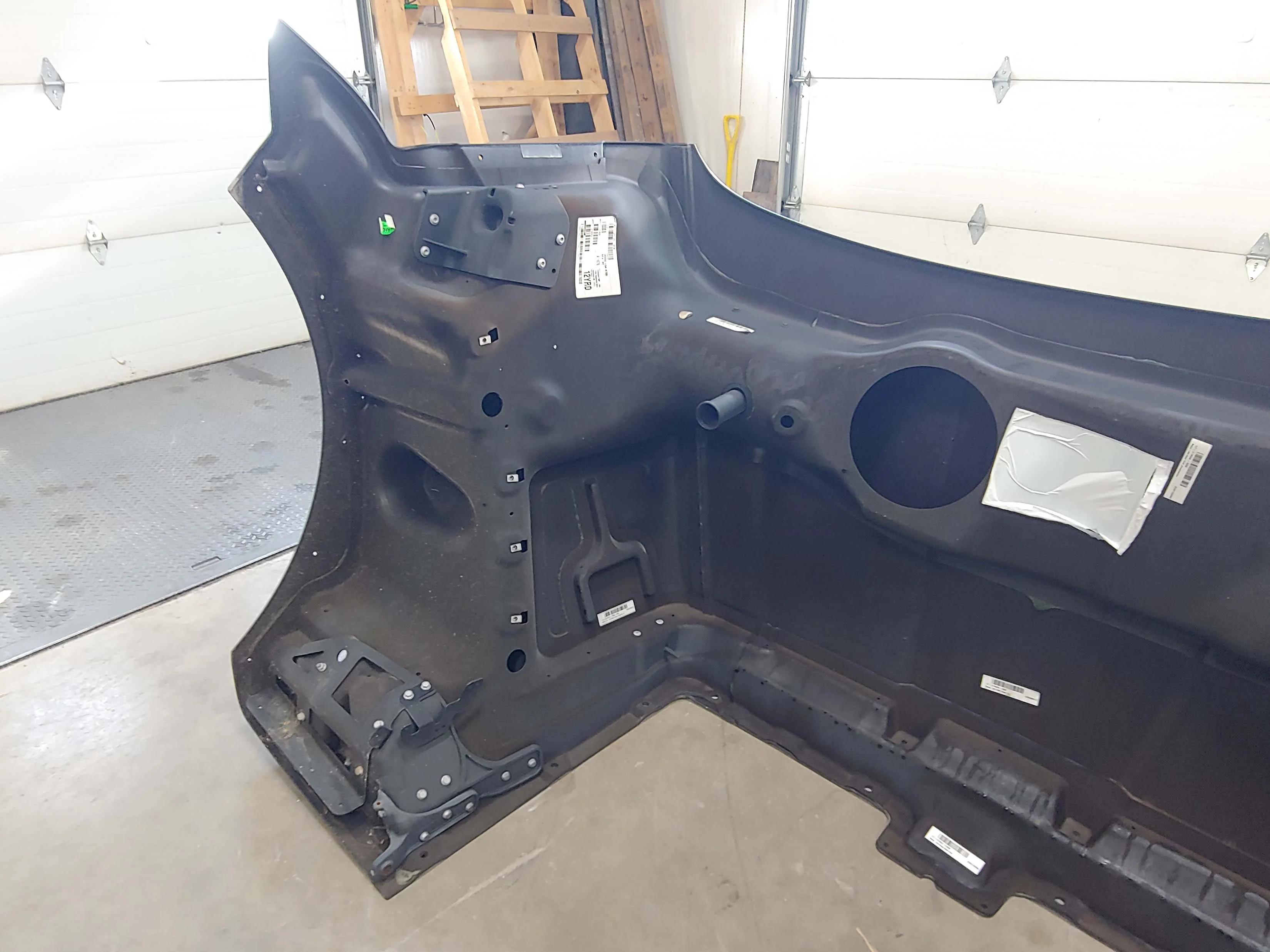 Western Star 47X SFA Hood Precleaner, Fend Ext  OEM Take-Off, U2413, A17-21722-024 - Image 8