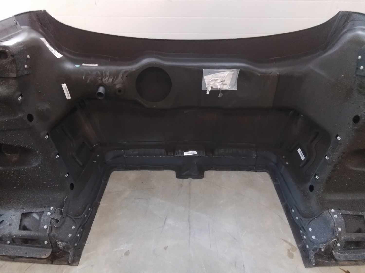 Western Star 47X SFA Hood w/Precleaner,  2022-26, Fend. Ext., OEM Take-Off, U2518, A17-21722-056 - Image 10