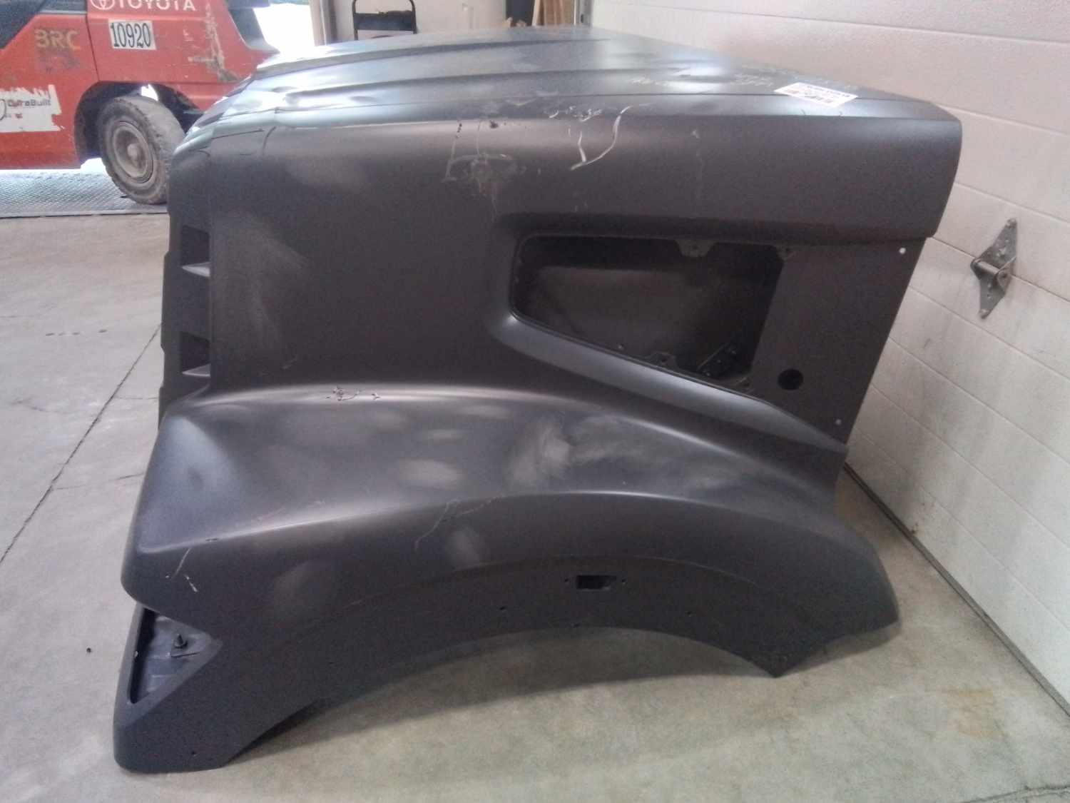 Western Star 47X SFA Hood w/Precleaner,  2022-26, Fend. Ext., OEM Take-Off, U2518, A17-21722-056 - Image 3
