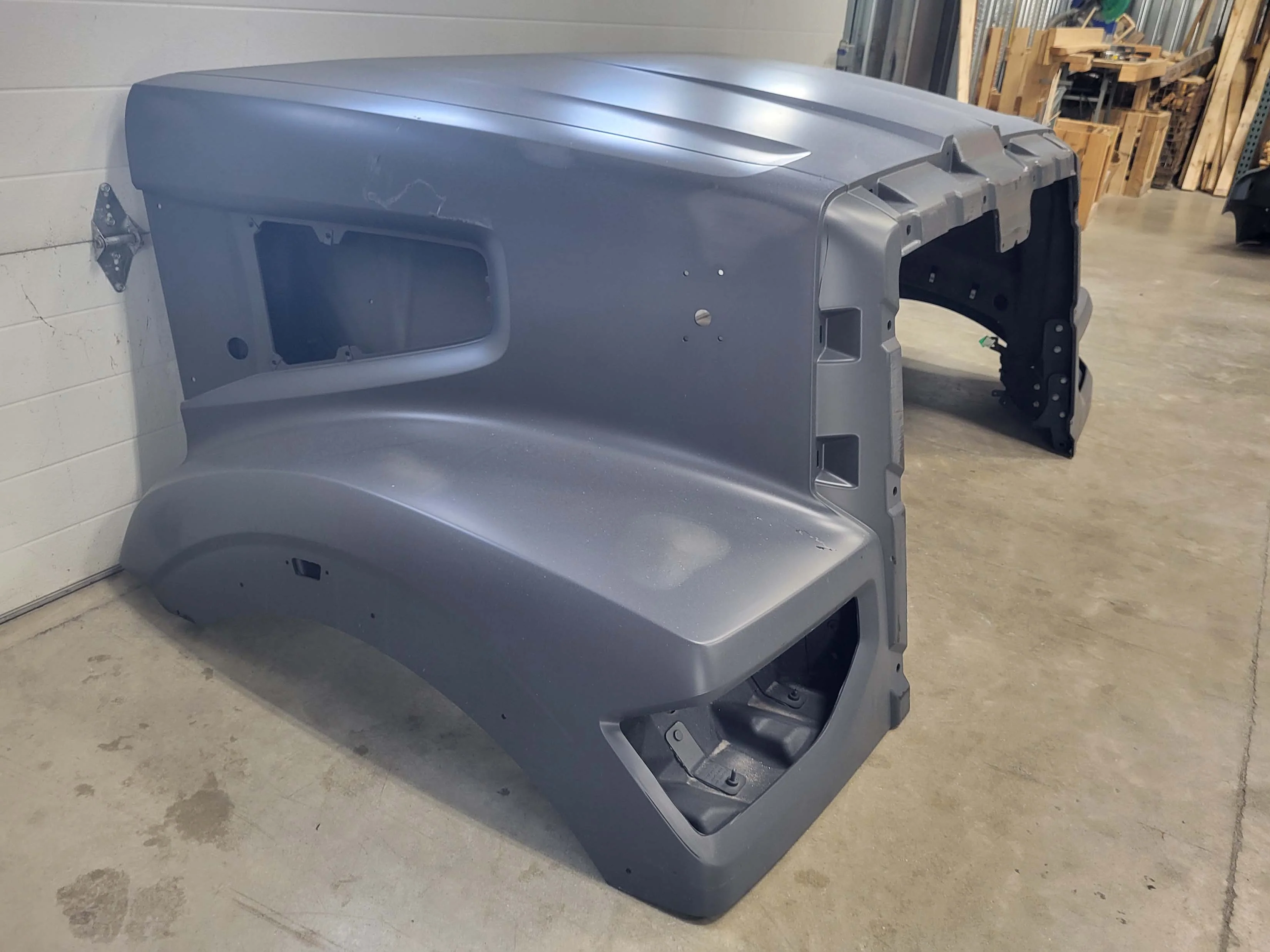 Western Star 47X SFA Hood w/Precleaner, R/L Mirror, Fend. Ext., OEM Take-Off, U2427, A17-21722-026 - Image 6