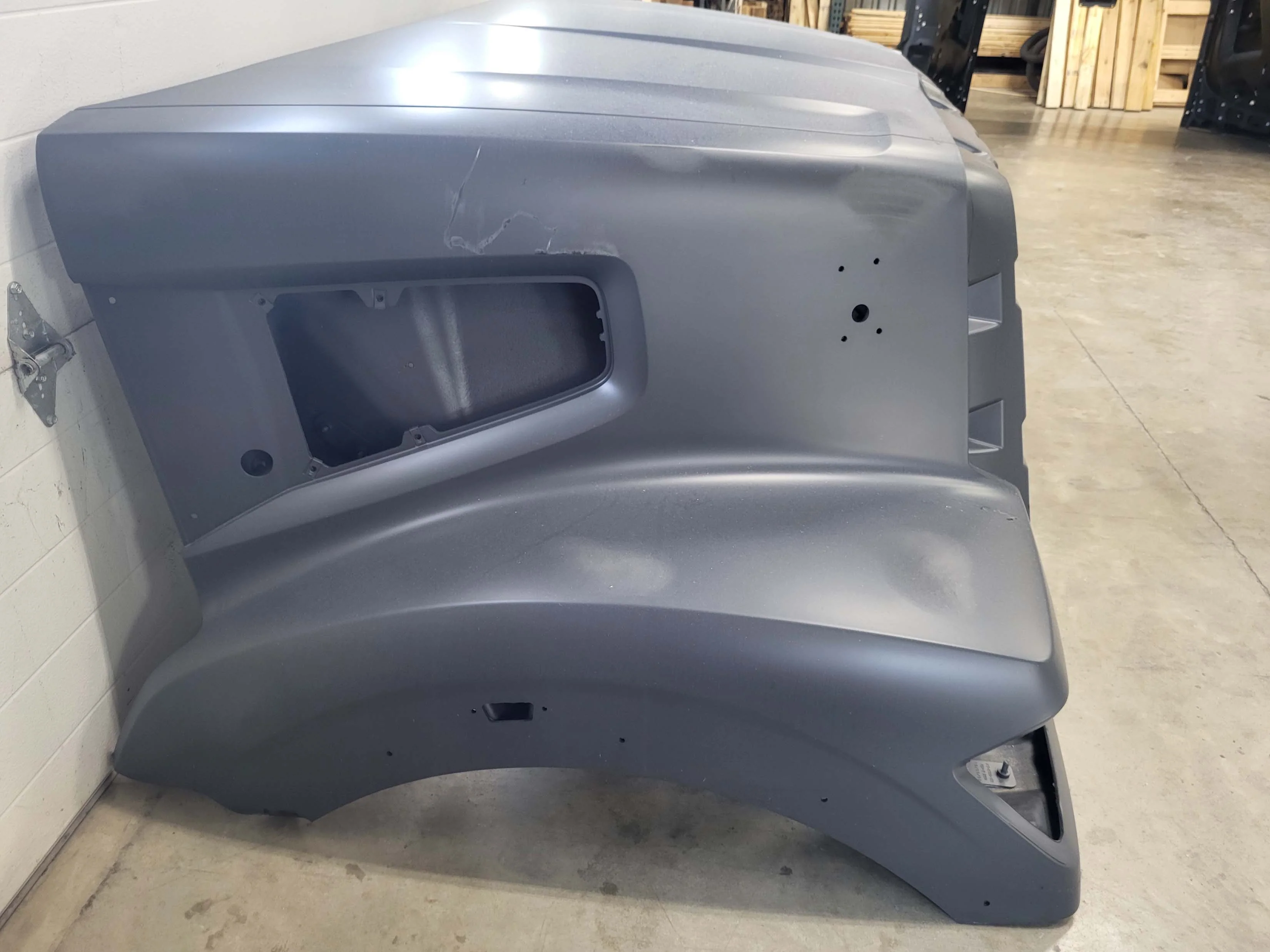 Western Star 47X SFA Hood w/Precleaner, R/L Mirror, Fend. Ext., OEM Take-Off, U2427, A17-21722-026 - Image 7