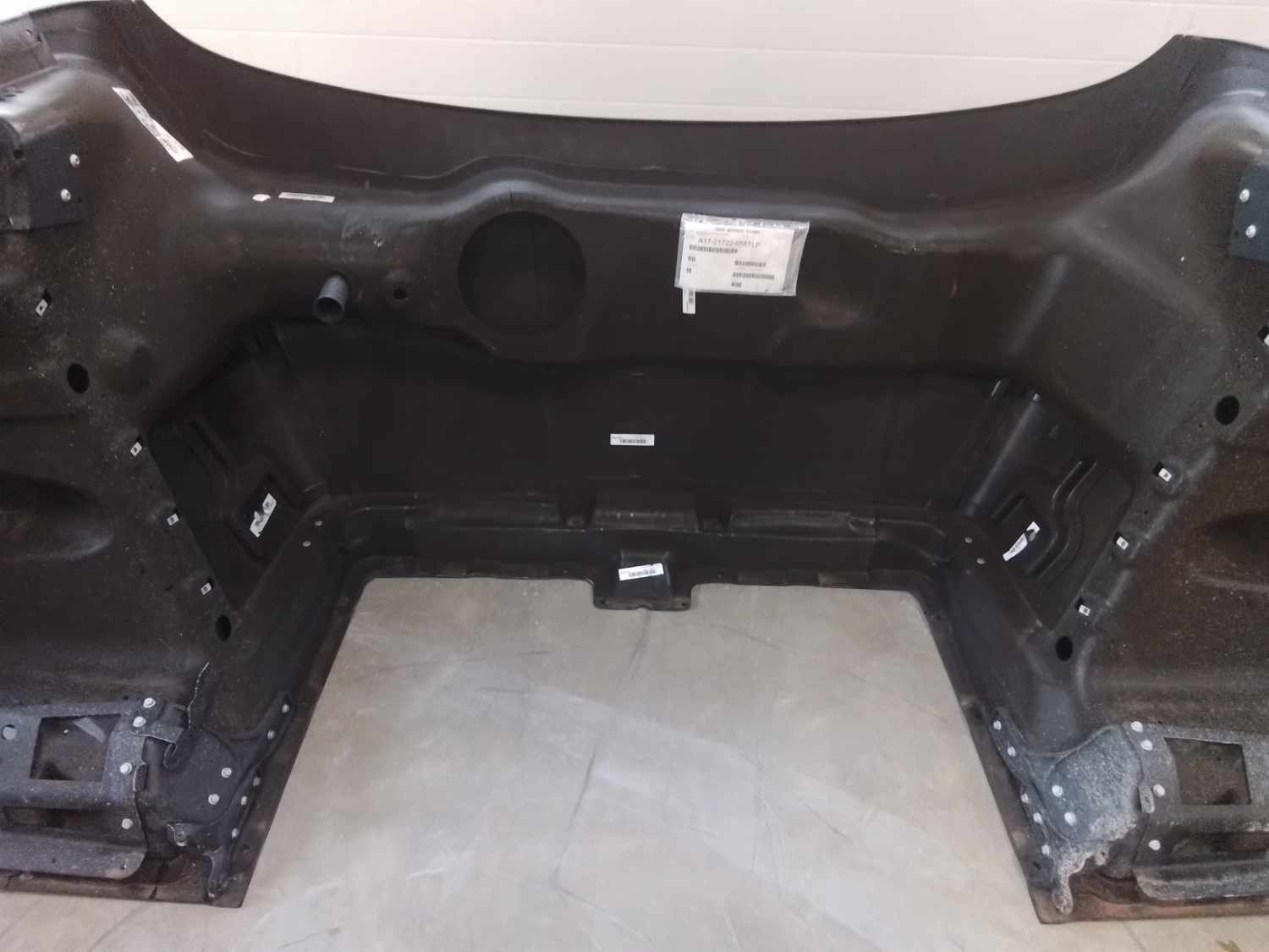 Western Star 47X SFA Hood w/Precleaner, R/L Mirror, Fend. Ext., OEM Take-Off, U2519, A17-21722-058 - Image 11