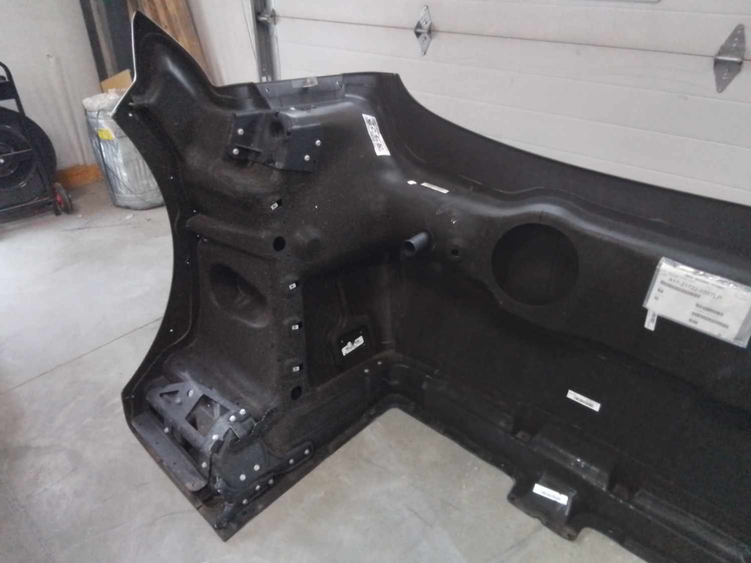 Western Star 47X SFA Hood w/Precleaner, R/L Mirror, Fend. Ext., OEM Take-Off, U2519, A17-21722-058 - Image 12