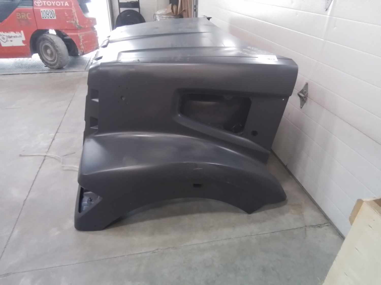 Western Star 47X SFA Hood w/Precleaner, R/L Mirror, Fend. Ext., OEM Take-Off, U2519, A17-21722-058 - Image 3