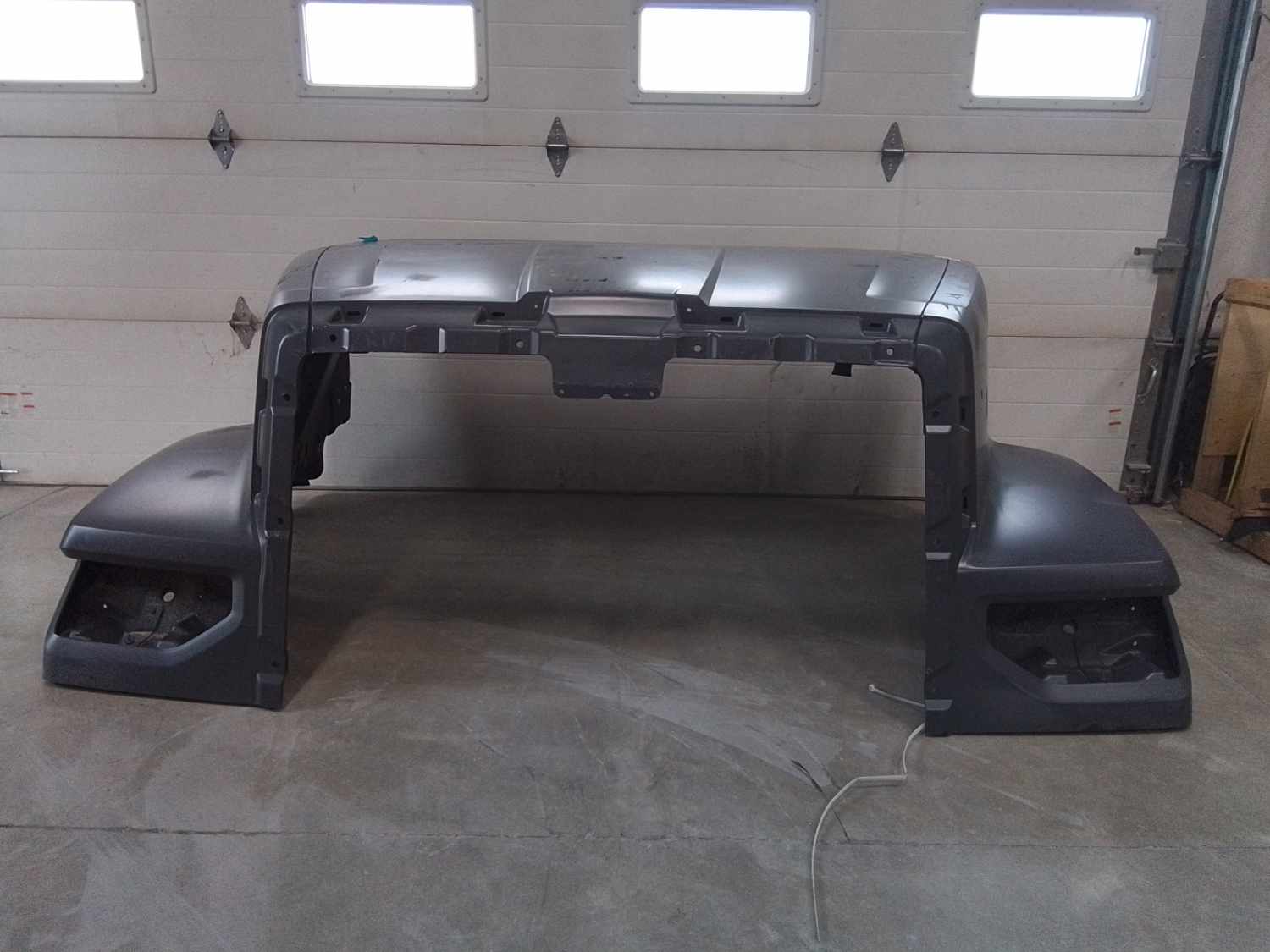 Western Star 47X SFA Hood w/Precleaner, R/L Mirror, Fend. Ext., OEM Take-Off, U2519, A17-21722-058 - Image 5