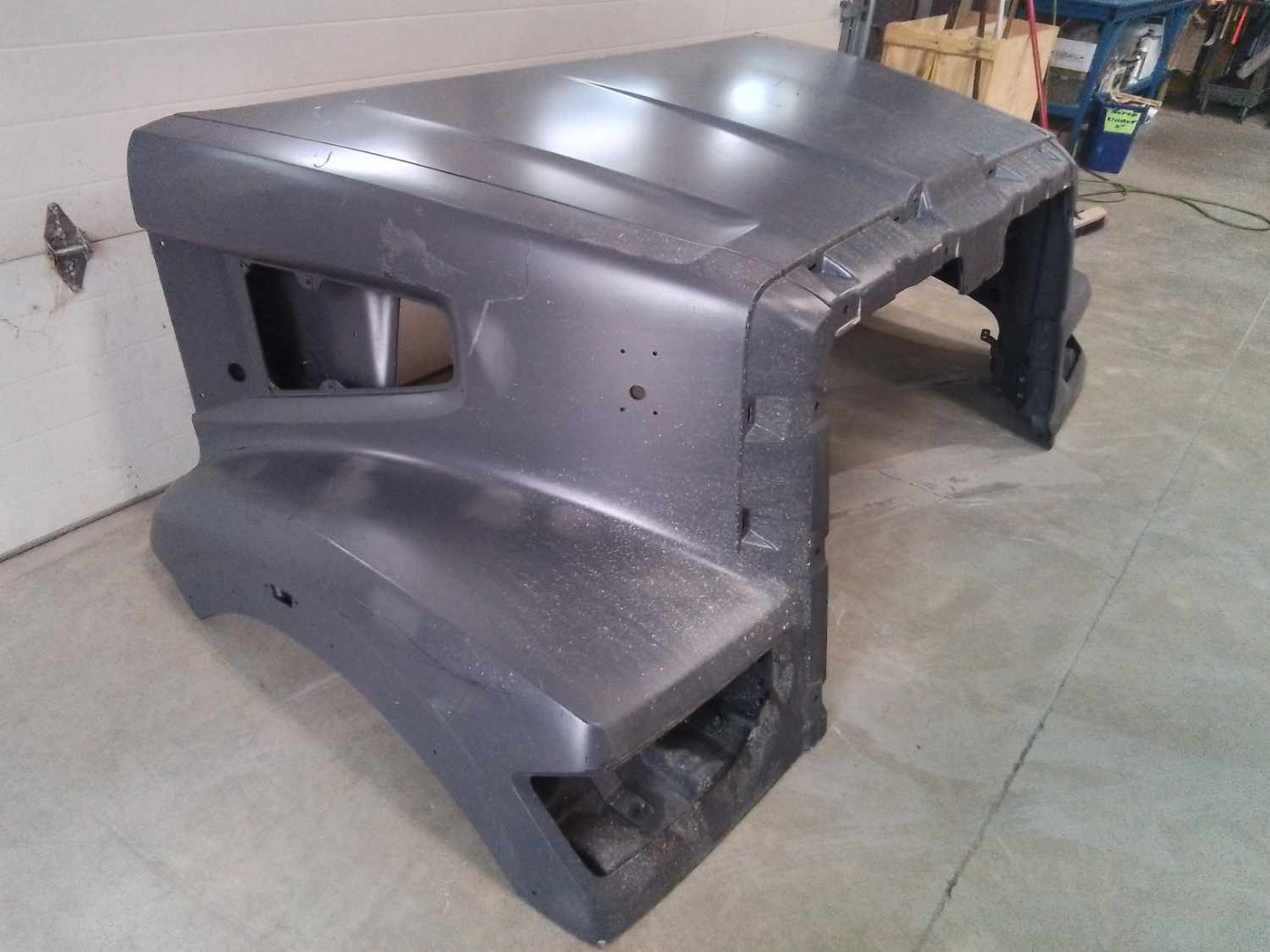 Western Star 47X SFA Hood w/Precleaner, R/L Mirror, Fend. Ext., OEM Take-Off, U2520 A17-21722-059 - Image 7