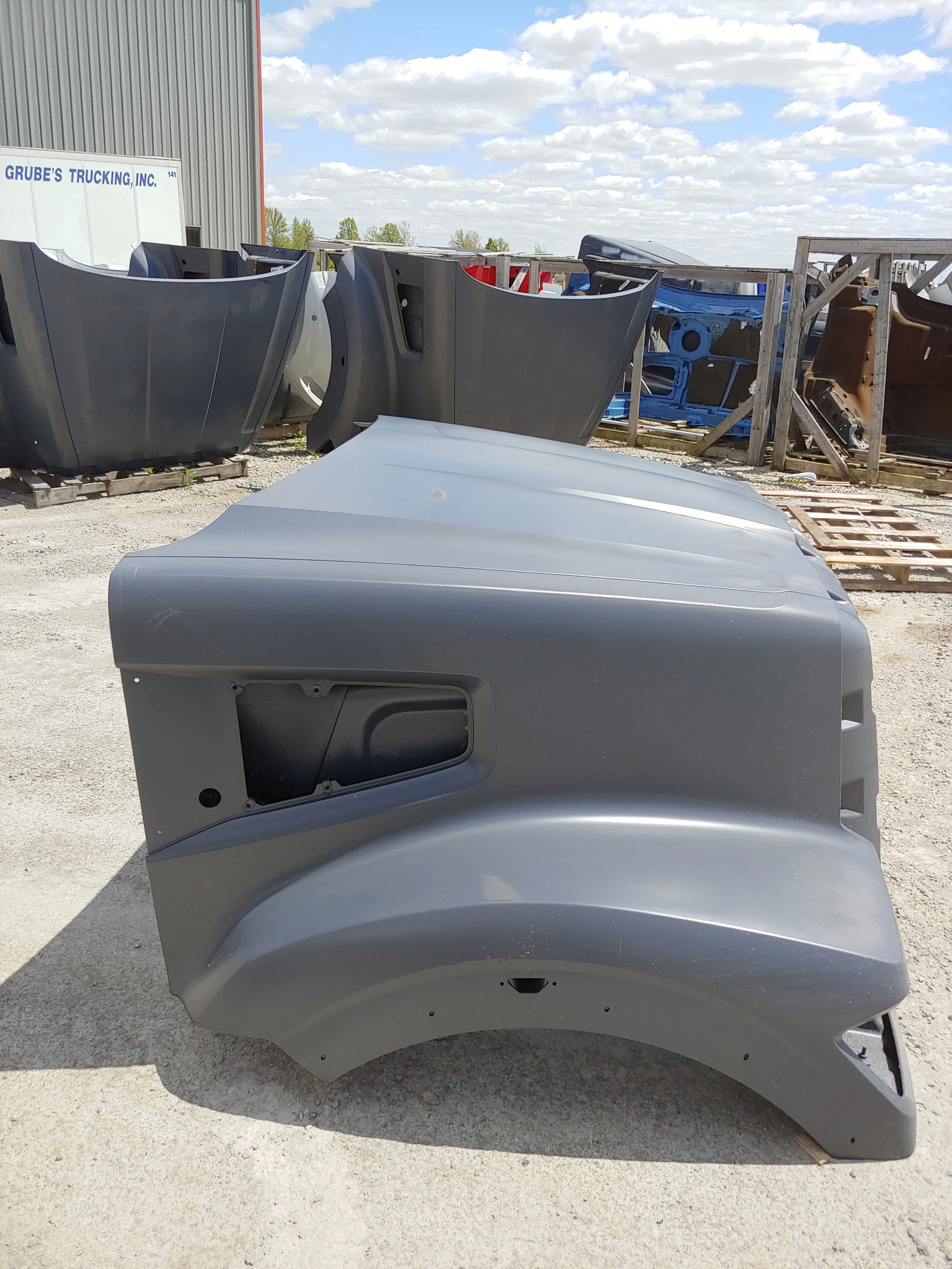 Western Star 49X SFA Hood, 2021-26, Fender Ext., OEM Take-Off, A17-21715-040 - Image 6
