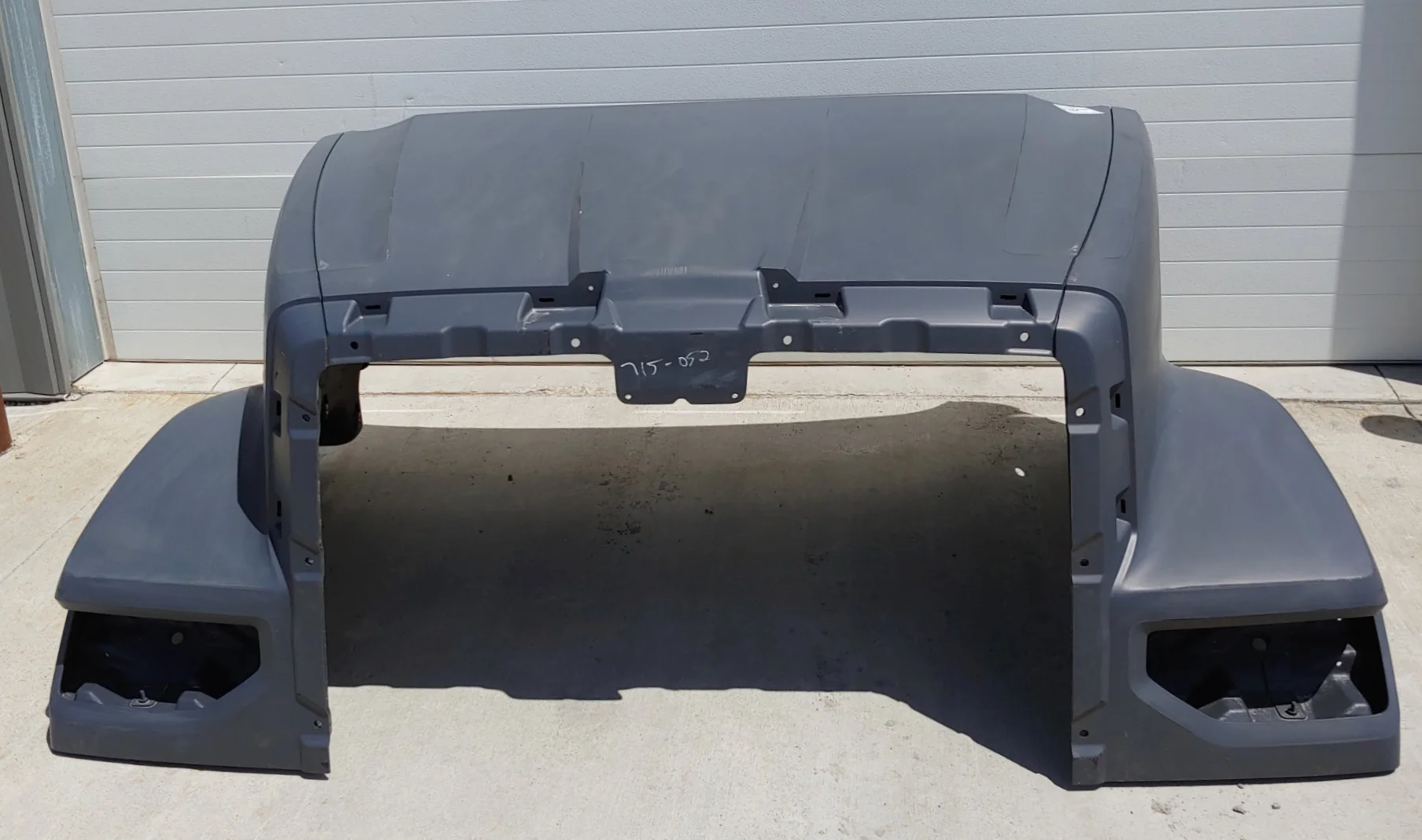 Western Star 49X SFA Hood, 2024-25, RH Mirror, Pre-Cleaner, OEM Take-Off, A17-21715-052 - Image 4