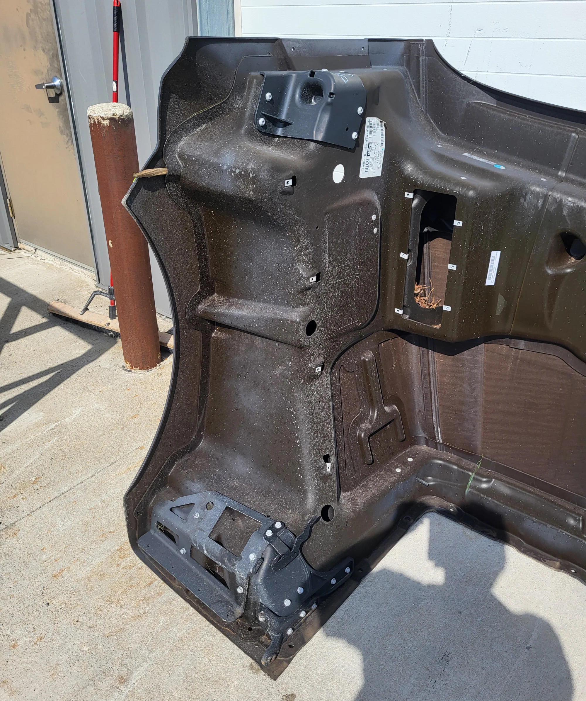 Western Star 49X SFA Hood, 2024-25, RH Mirror, Pre-Cleaner, OEM Take-Off, A17-21715-052 - Image 6