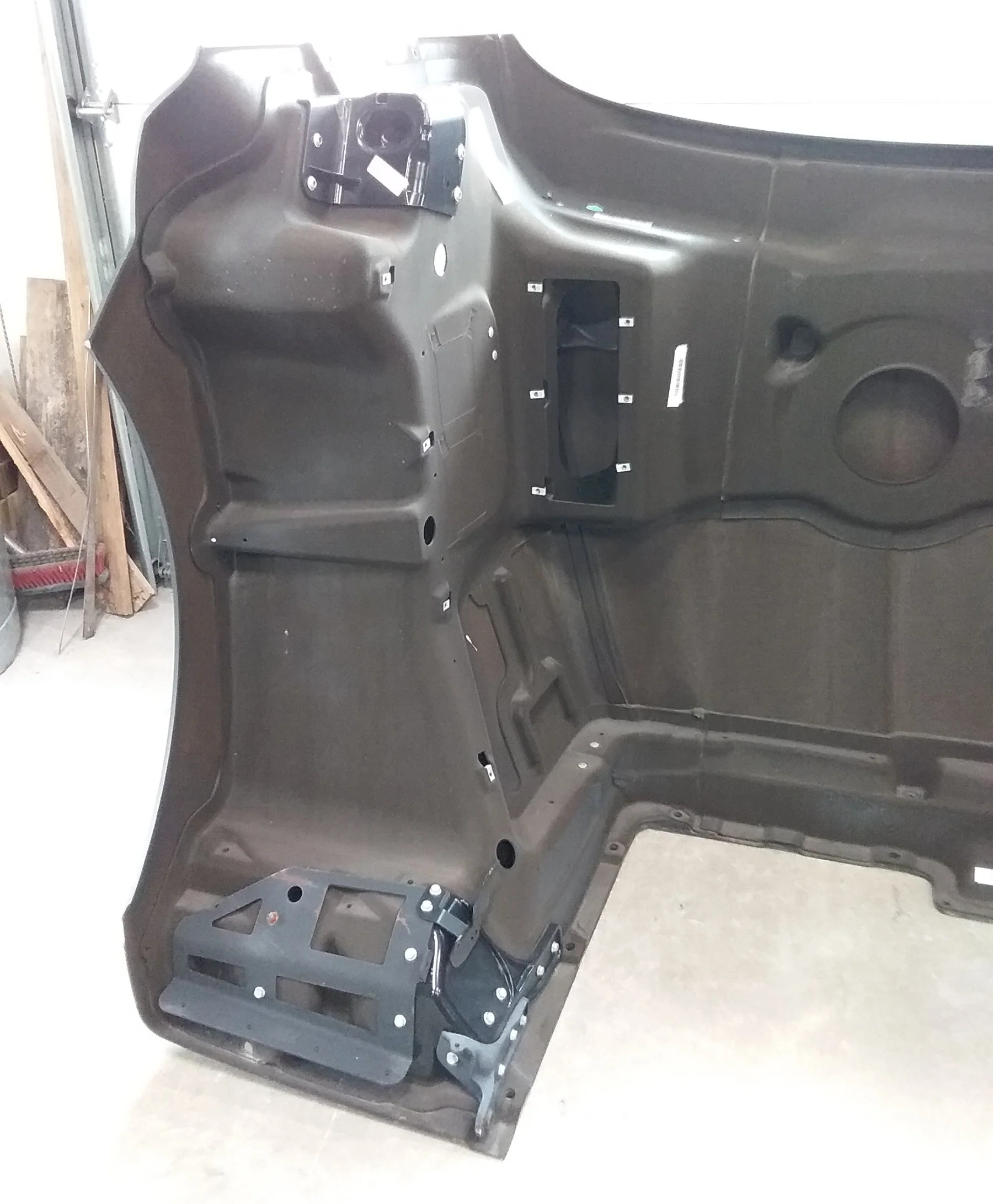 Western Star 49X SFA Hood, 2024-25, RH Mirror, Pre-Cleaner, OEM Take-Off, A17-21715-052 - Image 12