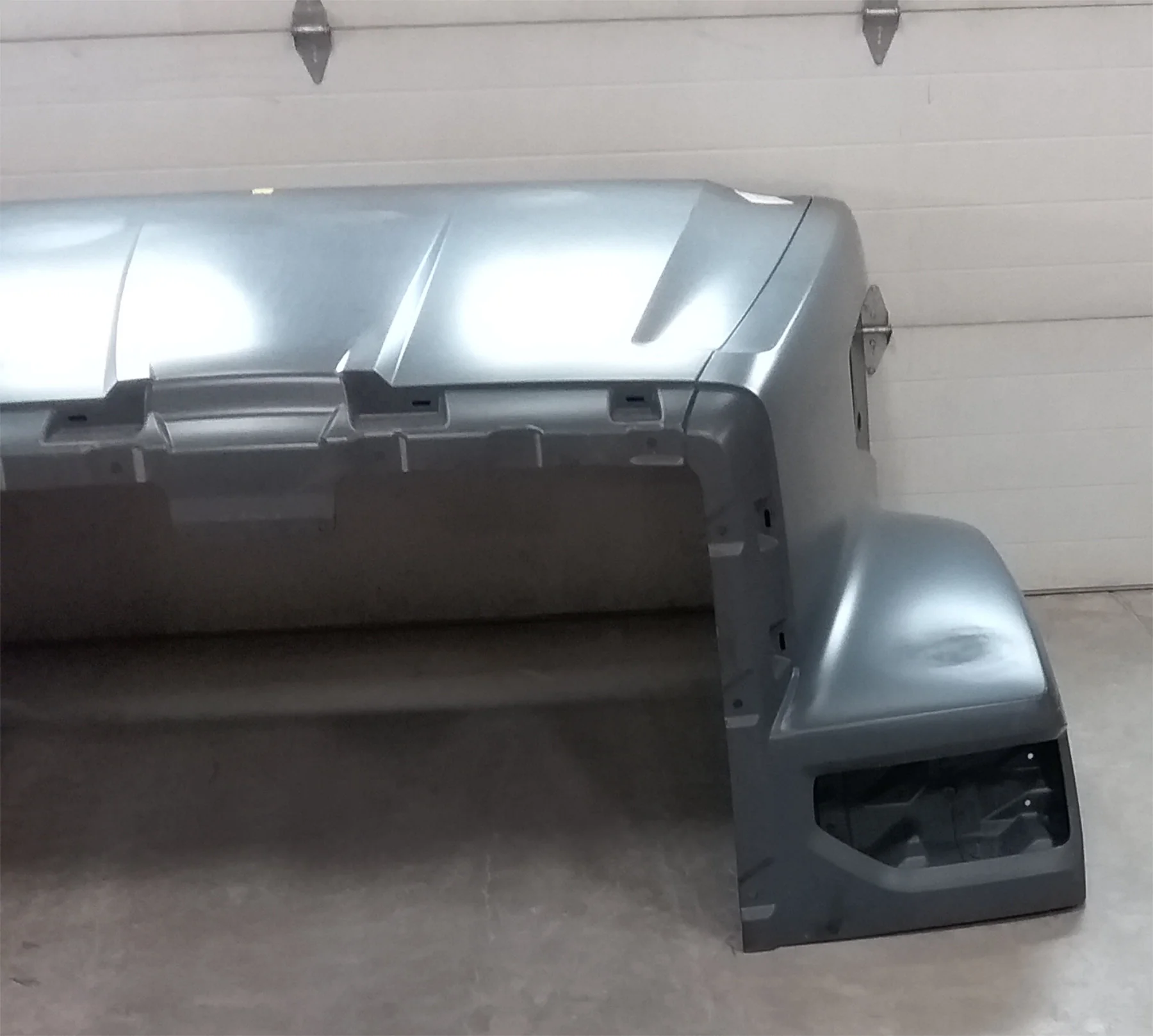 Western Star 49X SFA Hood, 2024-25, RH Mirror, Pre-Cleaner, OEM Take-Off, A17-21715-052 - Image 8