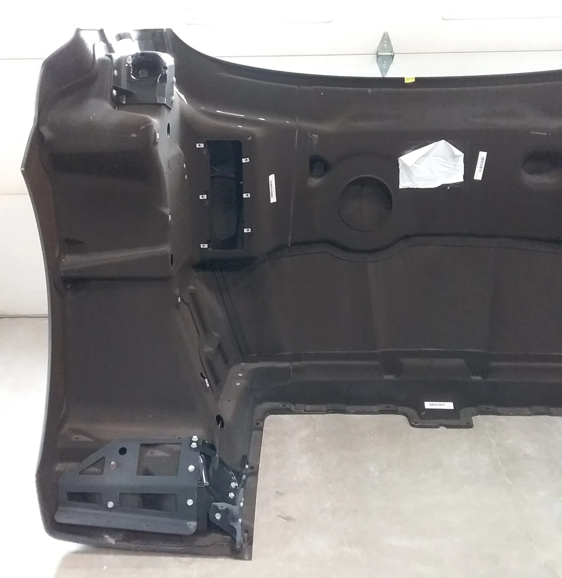 Western Star 49X SFA Hood, 2024-25, RH Mirror, Pre-Cleaner, OEM Take-Off, A17-21715-052 - Image 12